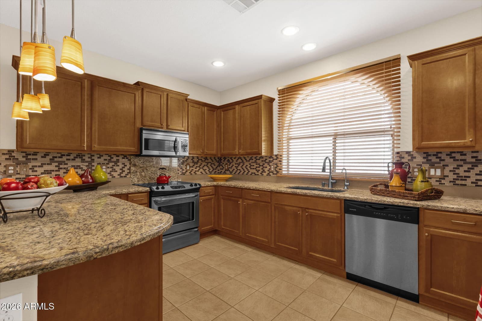 5460 S MARIGOLD Way, Gilbert, AZ 85298 — photo 8 of 24