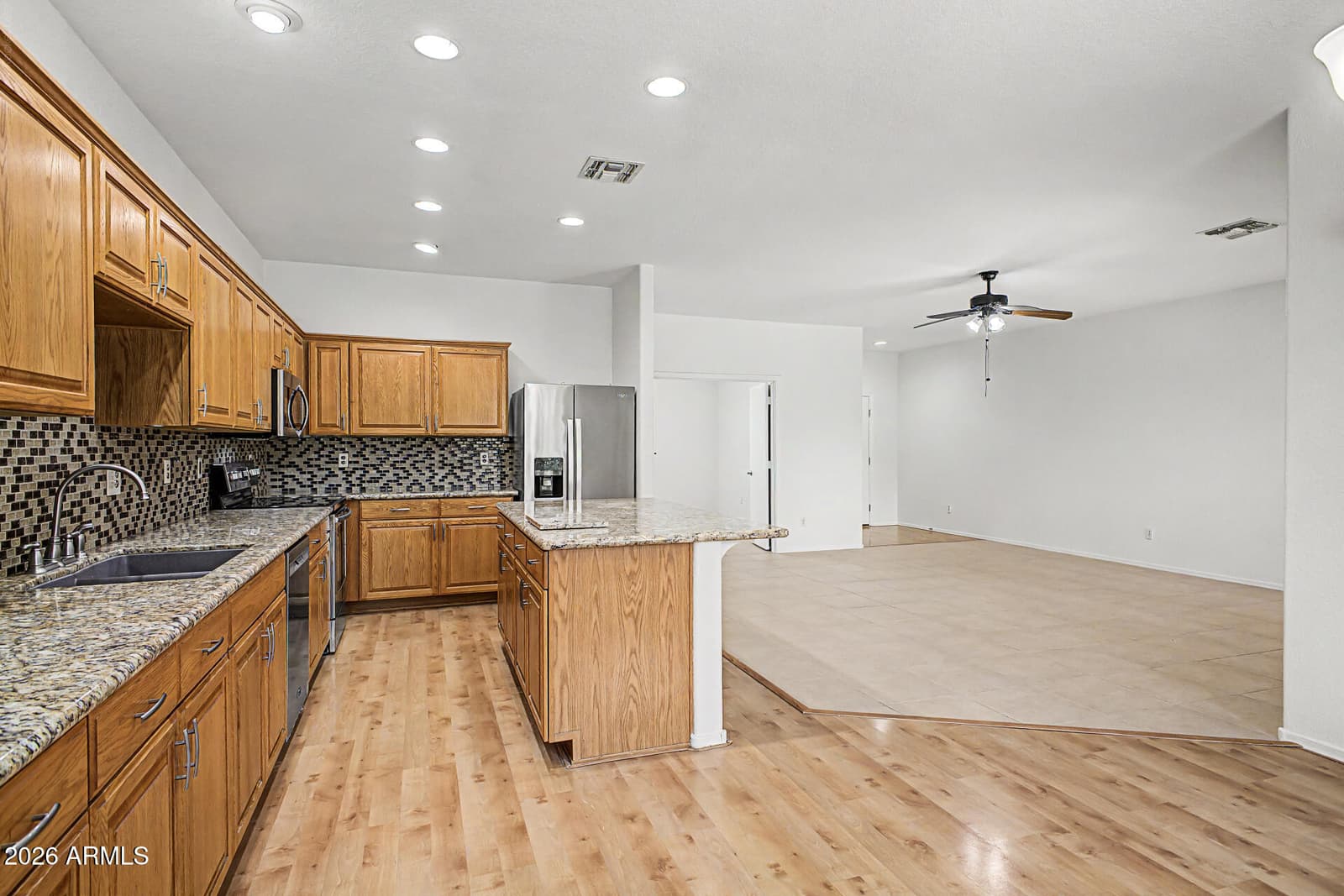 2073 E HAWKEN Way, Chandler, AZ 85286 — photo 10 of 37