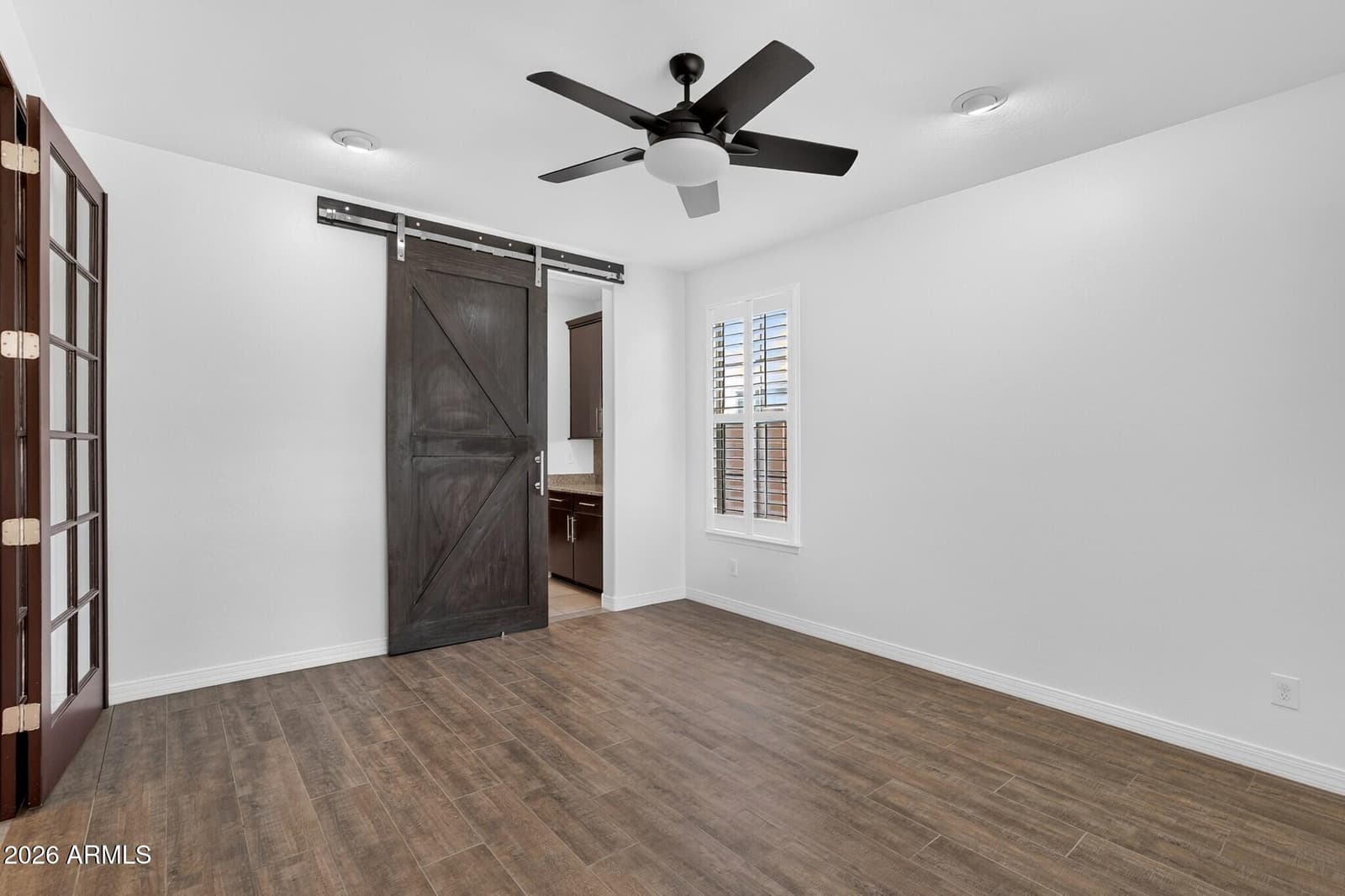 1872 W SWAN Drive, Chandler, AZ 85286 — photo 9 of 54