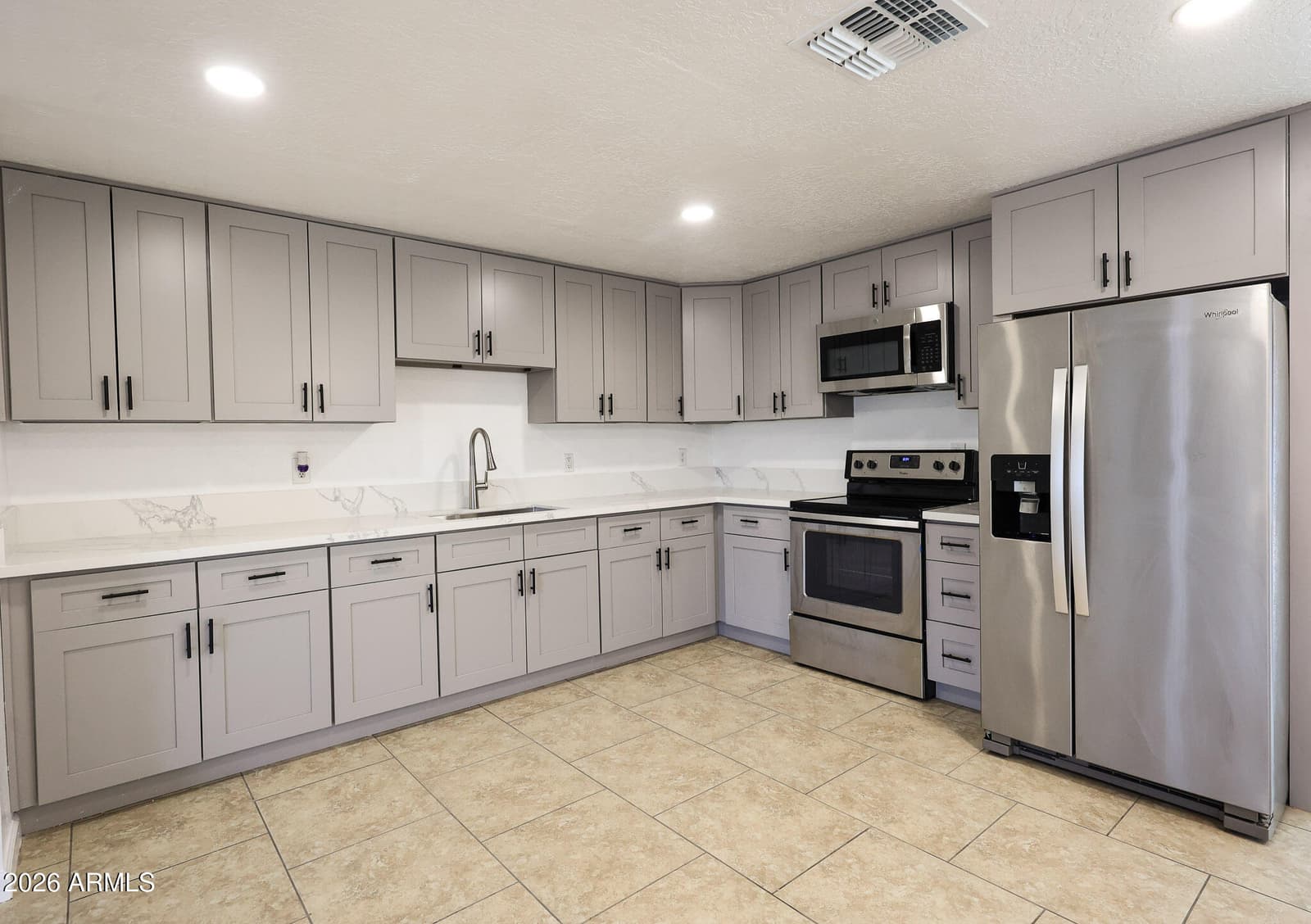 6531 W GRANADA Road, Phoenix, AZ 85035 — photo 8 of 40