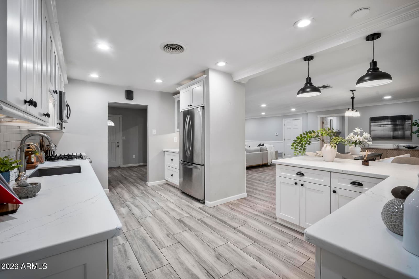 1542 W LOMA Lane, Phoenix, AZ 85021 — photo 4 of 45
