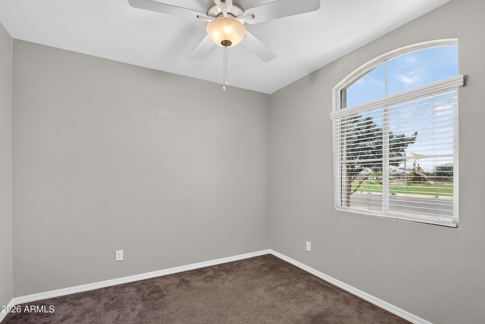 2498 S Betty Street, Gilbert, AZ 85295 — photo 8 of 40