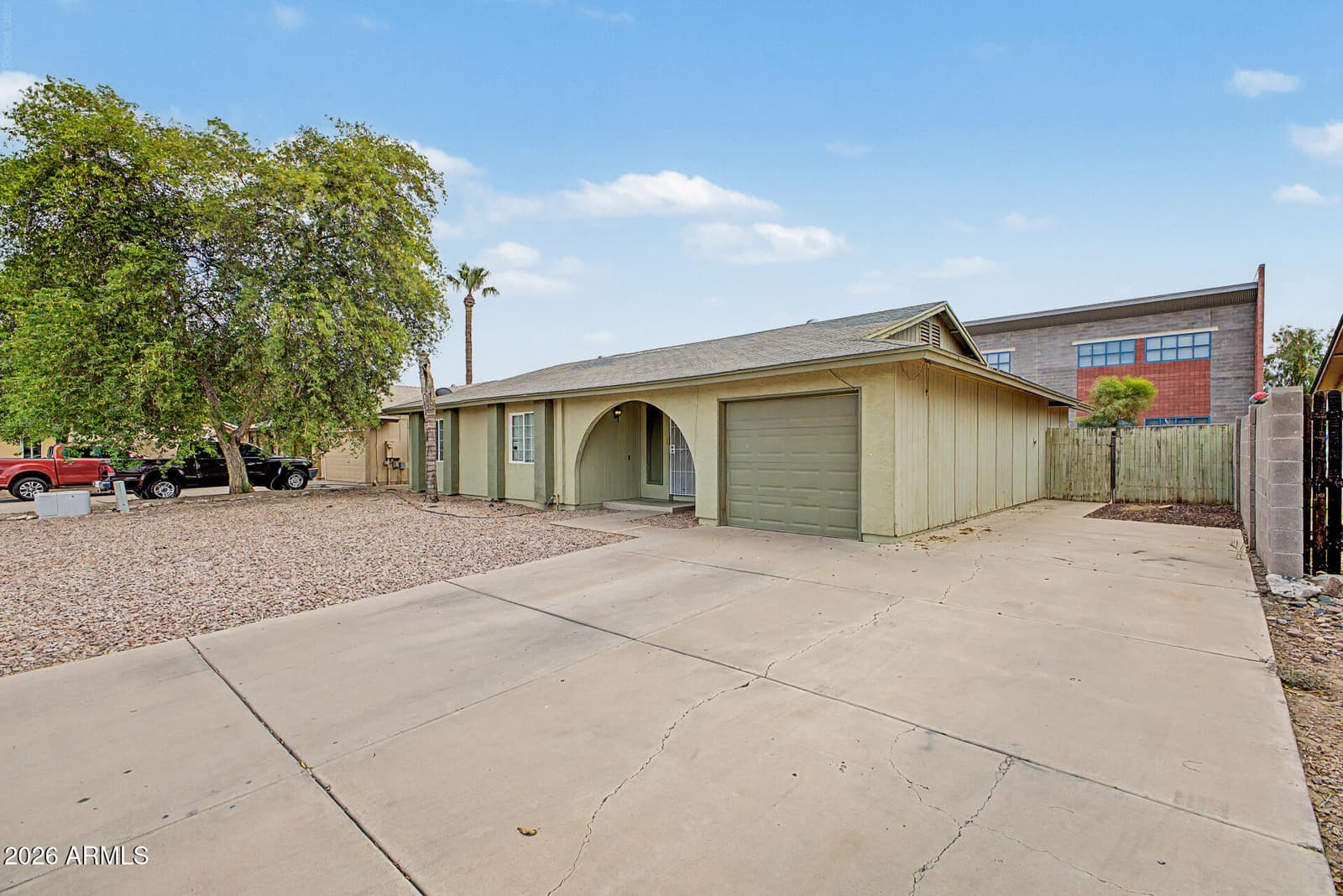 8925 W MEADOWBROOK Avenue, Phoenix, AZ 85037 — photo 3 of 35