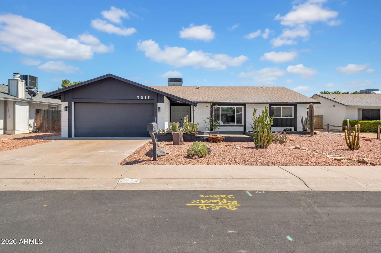 5215 W HEARN Road, Glendale, AZ 85306