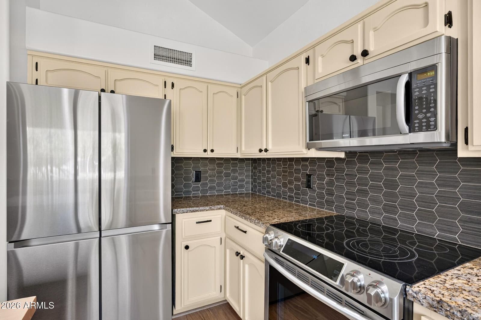 16026 S 35TH Way, Phoenix, AZ 85048 — photo 11 of 68