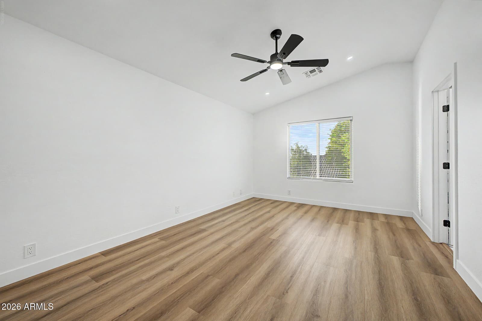 916 E HARWELL Road, Phoenix, AZ 85042 — photo 11 of 28