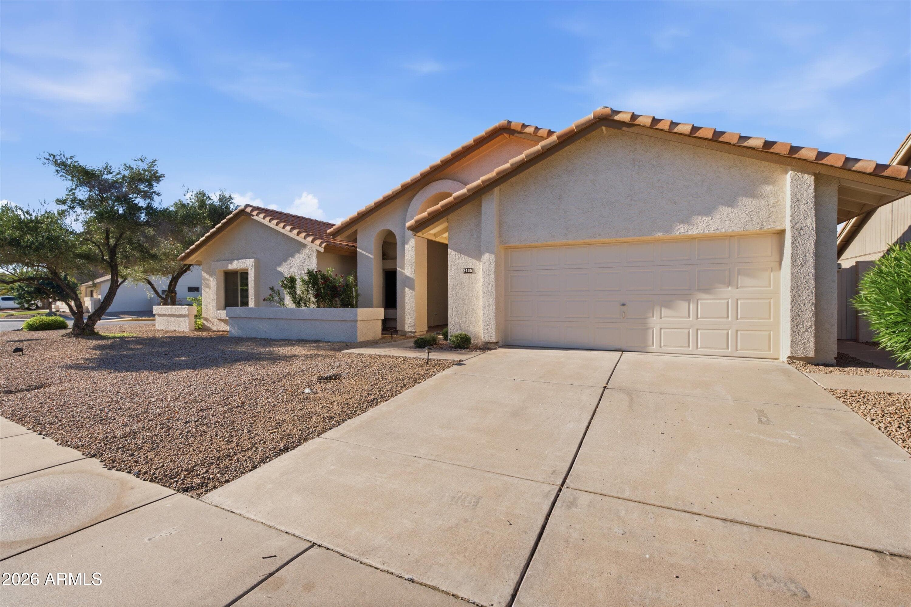 2405 W GREGG Drive, Chandler, AZ 85224 — photo 2 of 27