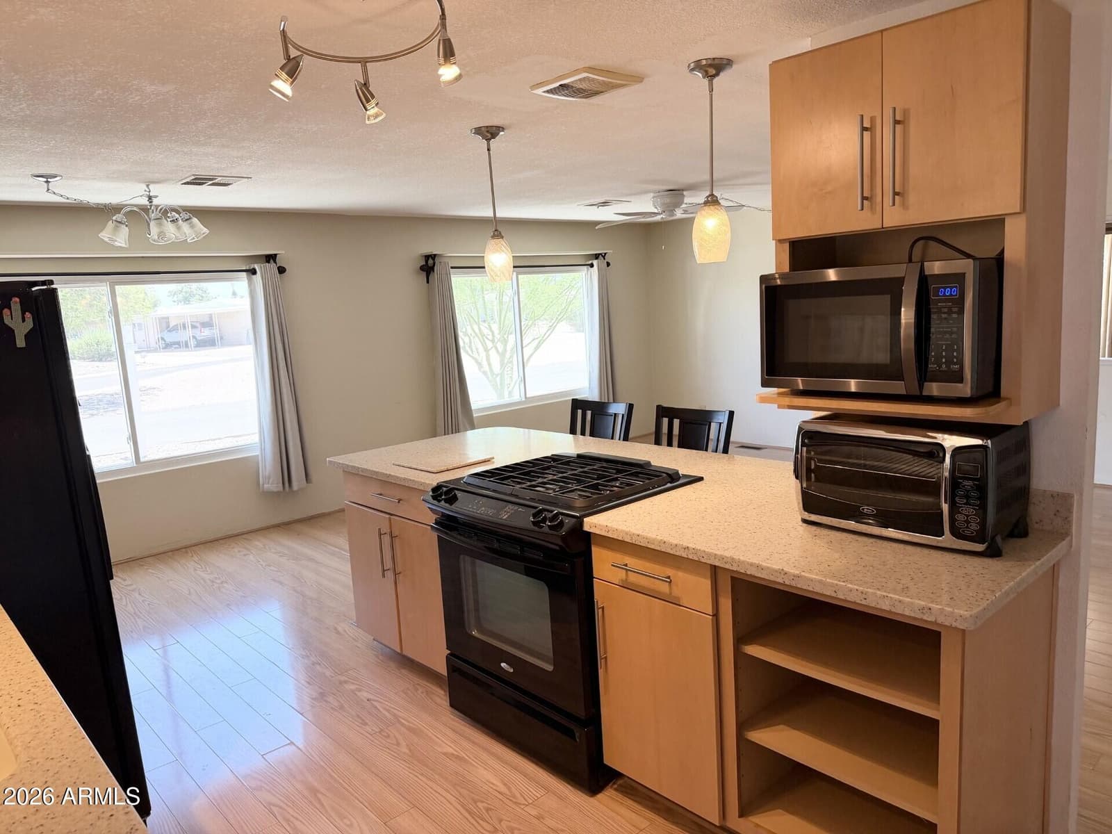 8200 E CORALBELL Circle, Mesa, AZ 85208 — photo 5 of 34