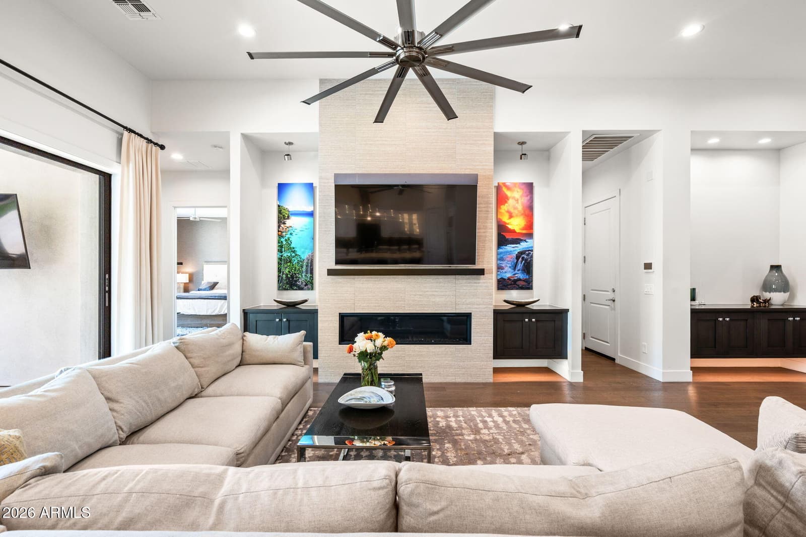 3927 E CRITTENDEN Lane, Phoenix, AZ 85018 — photo 9 of 57