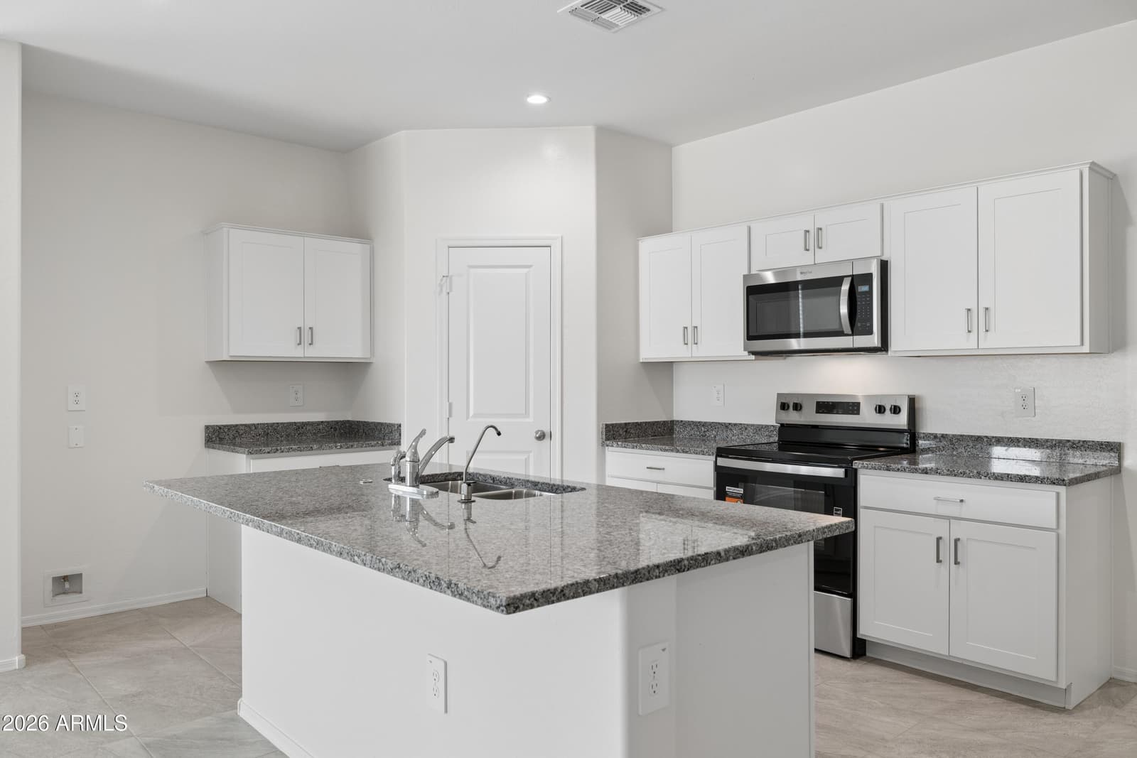 1579 W HESS Avenue, Coolidge, AZ 85128 — photo 5 of 29