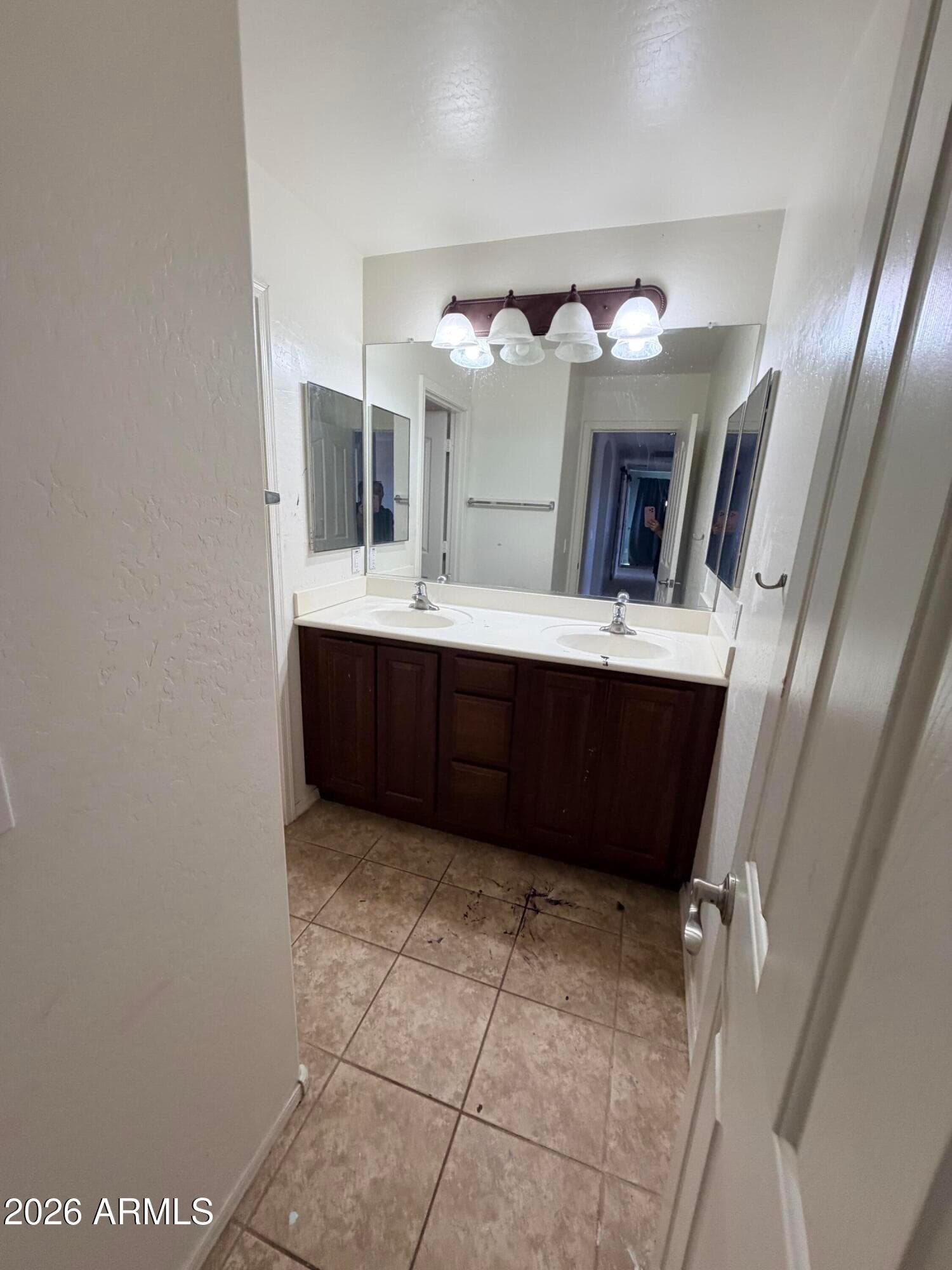 7038 W BEVERLY Road W, Laveen, AZ 85339 — photo 31 of 46