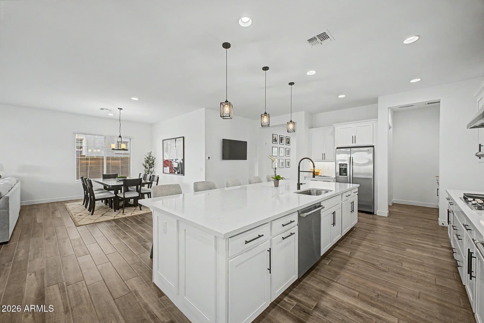 8432 W SOLANO Drive, Glendale, AZ 85305 — photo 8 of 45
