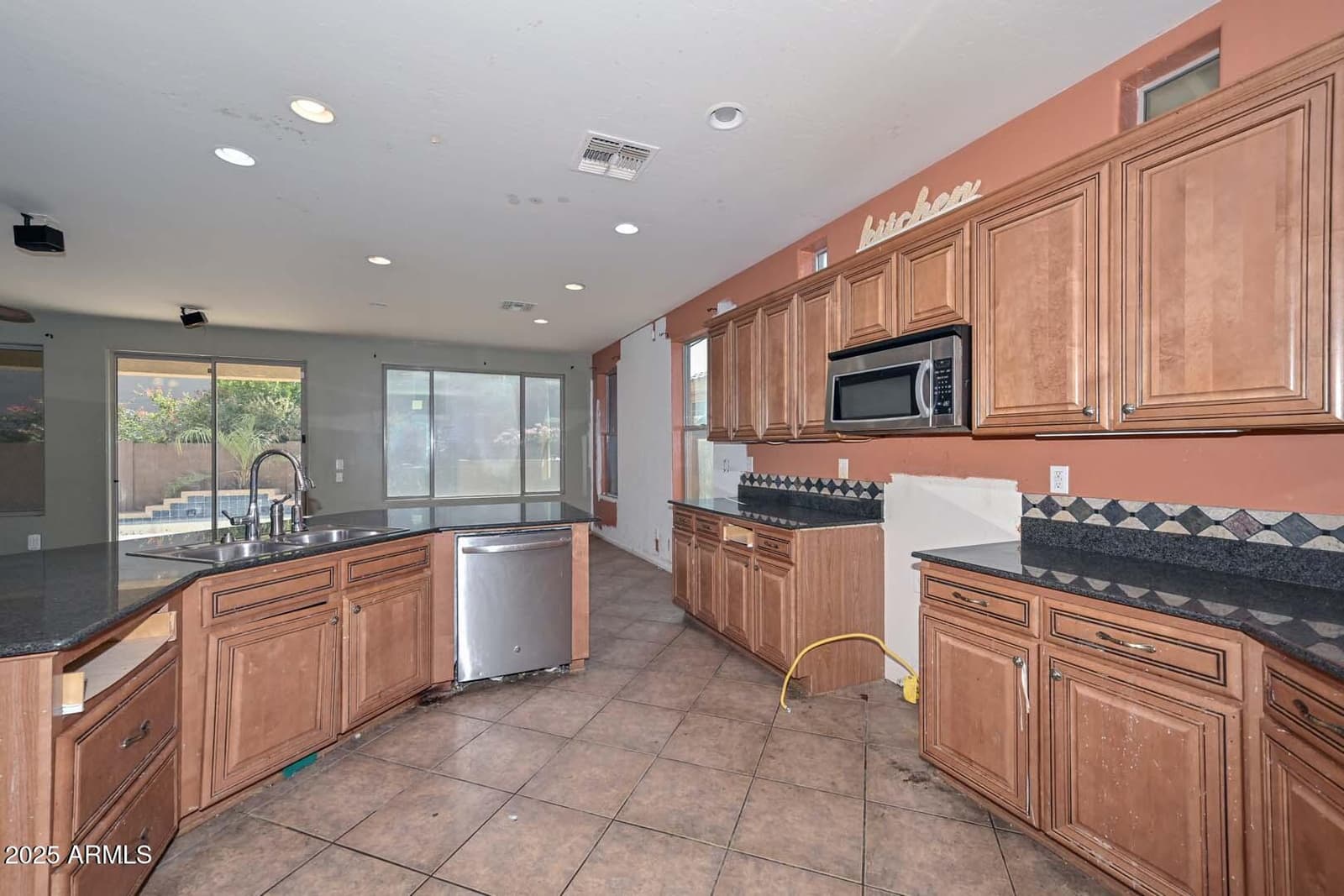 3025 W VIA DE PEDRO MIGUEL, Phoenix, AZ 85086 — photo 16 of 65