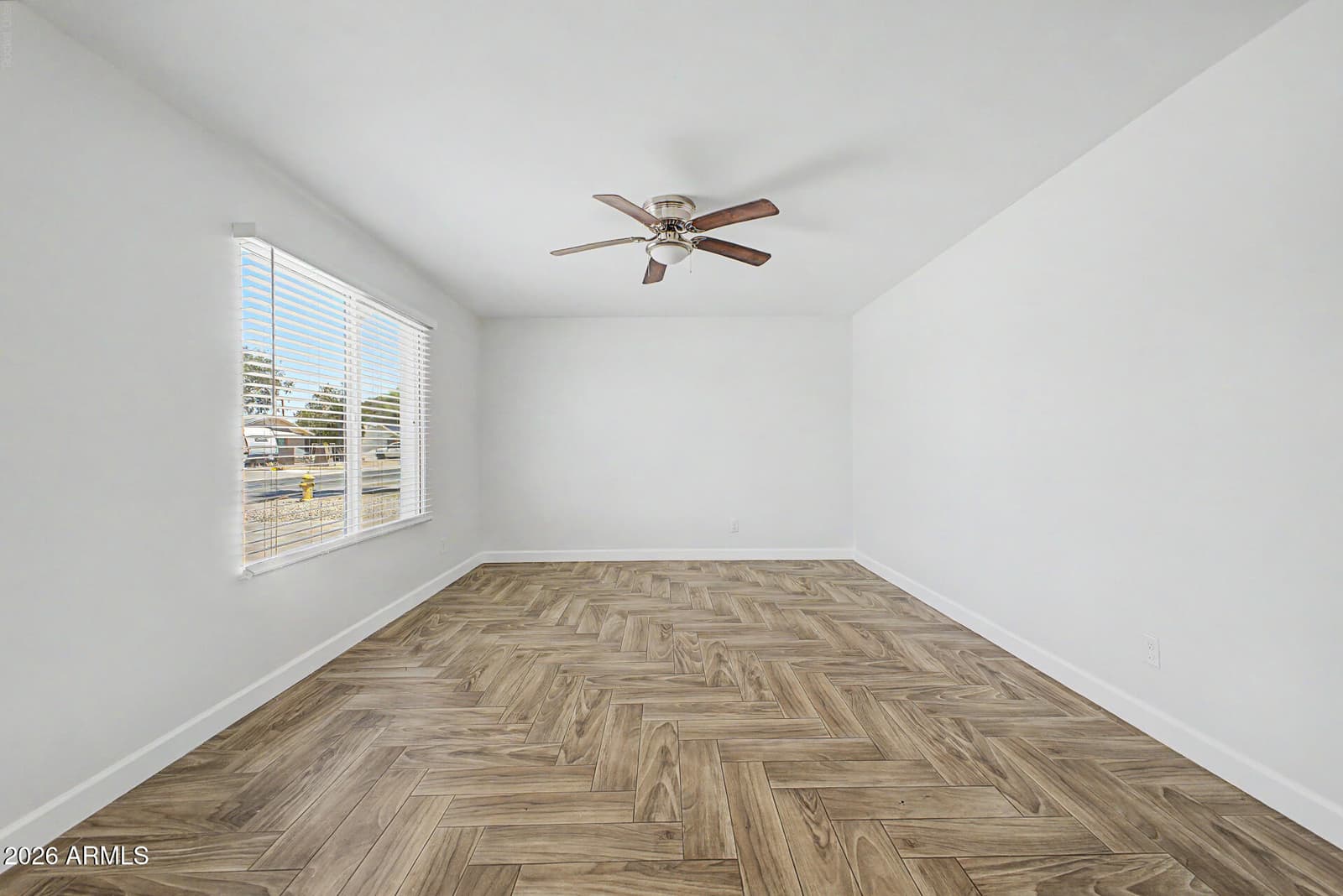 6521 W TURNEY Avenue, Phoenix, AZ 85033 — photo 8 of 45