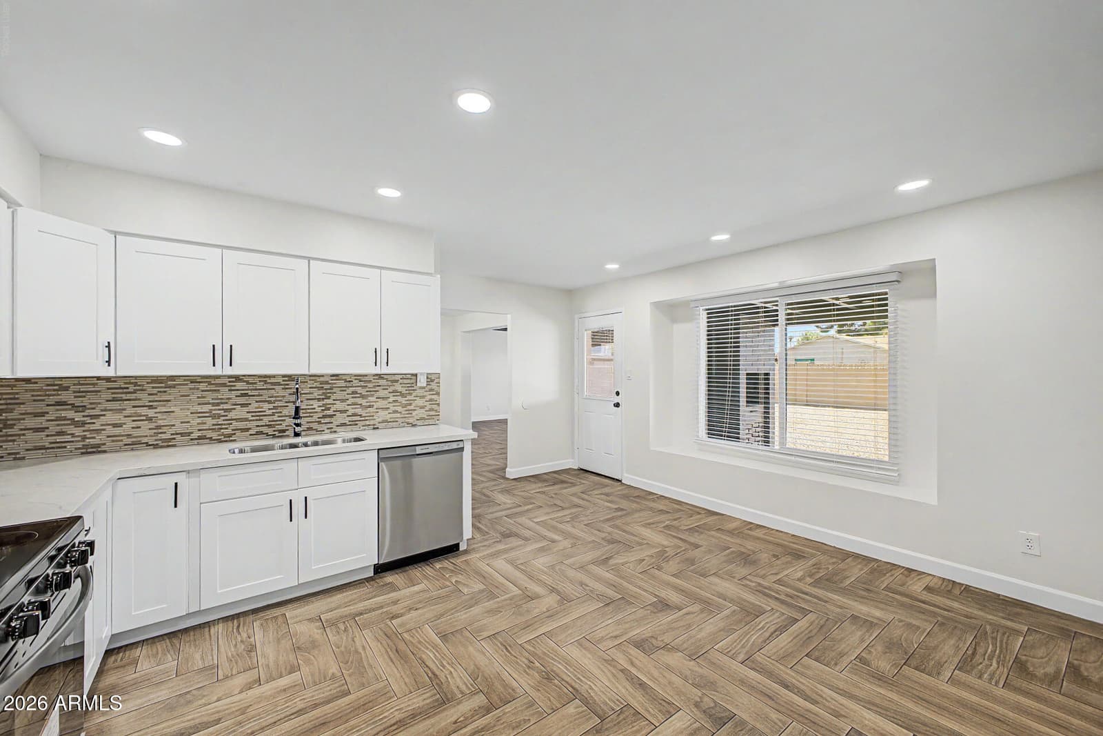 6521 W TURNEY Avenue, Phoenix, AZ 85033 — photo 18 of 45
