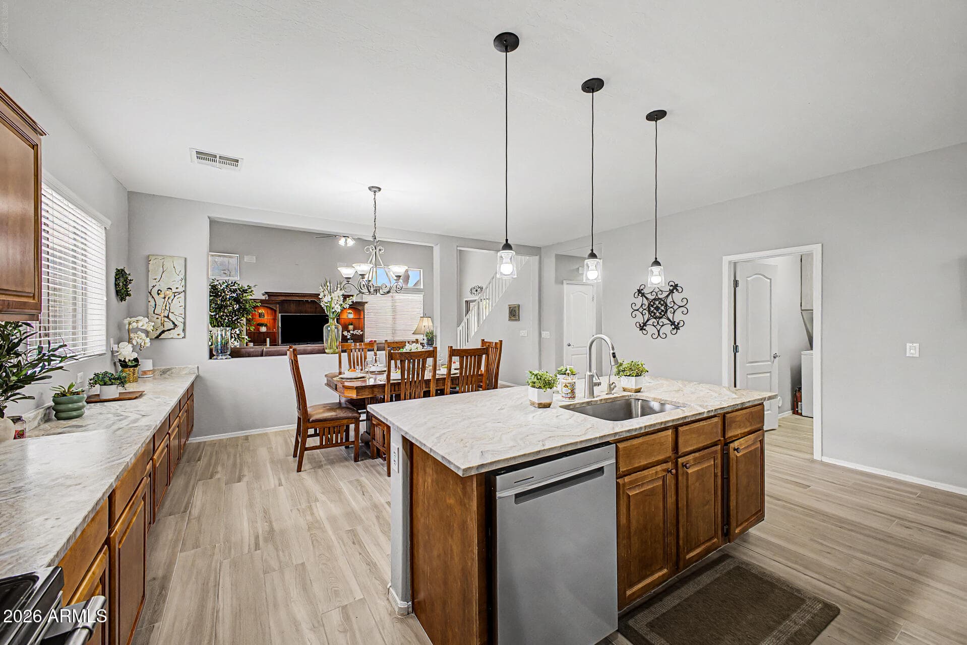4970 S SANDSTONE Street, Gilbert, AZ 85298 — photo 5 of 37