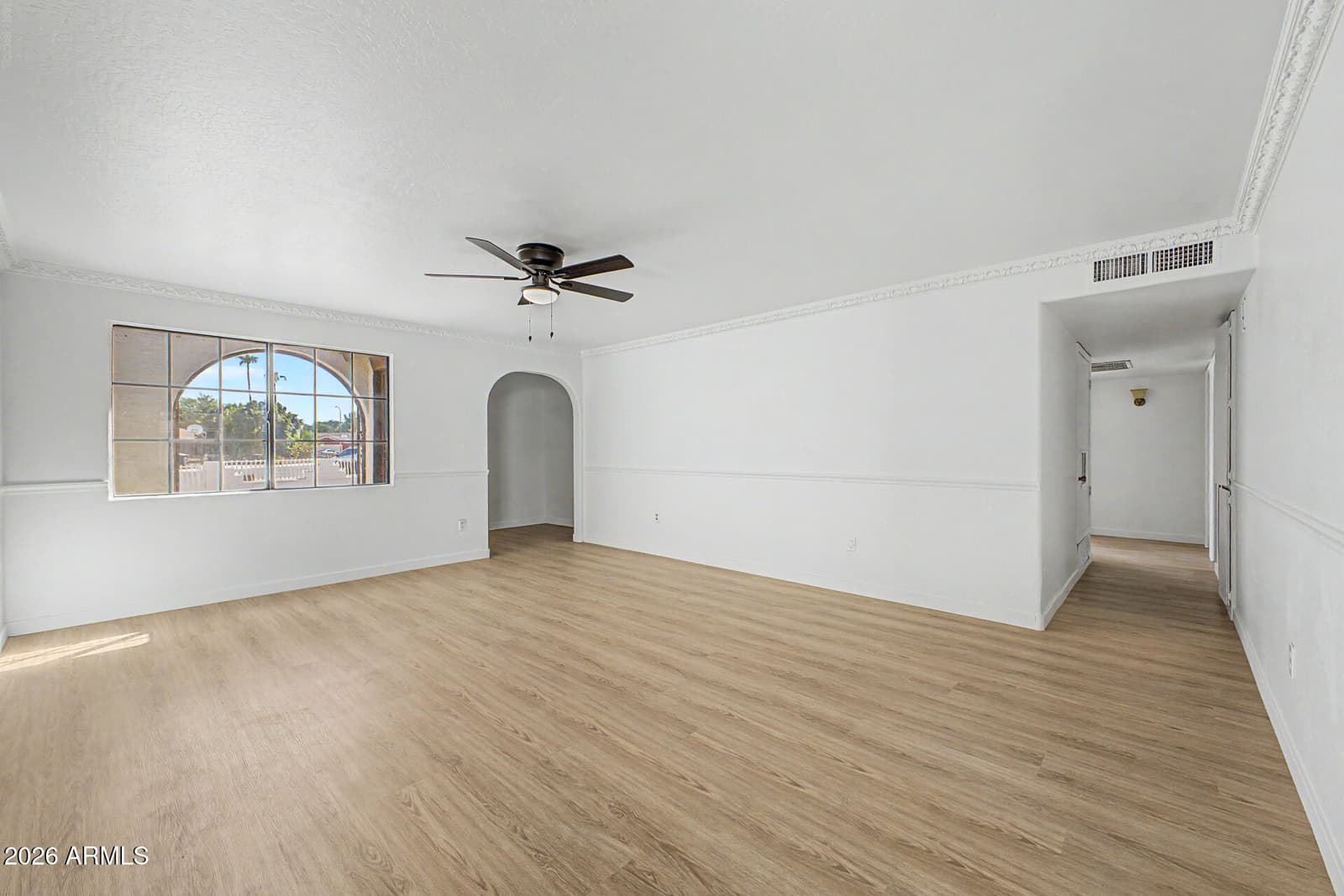 6142 W CYPRESS Street, Phoenix, AZ 85035 — photo 5 of 32