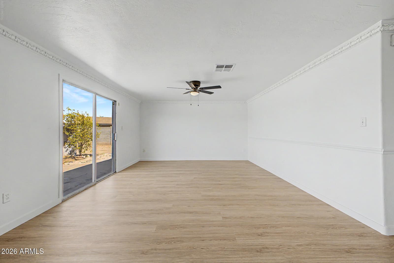 6142 W CYPRESS Street, Phoenix, AZ 85035 — photo 8 of 32