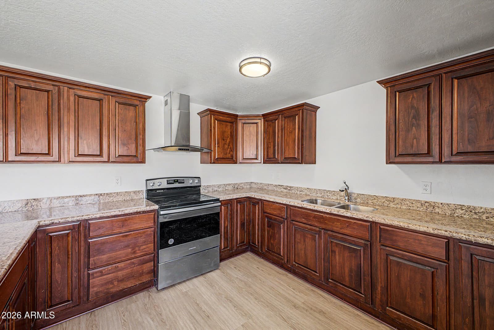 6142 W CYPRESS Street, Phoenix, AZ 85035 — photo 12 of 32