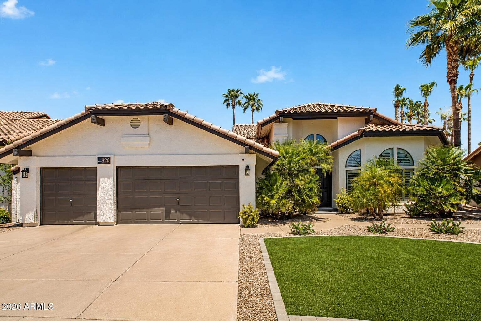 926 W COAST Drive, Gilbert, AZ 85233 — photo 2 of 75