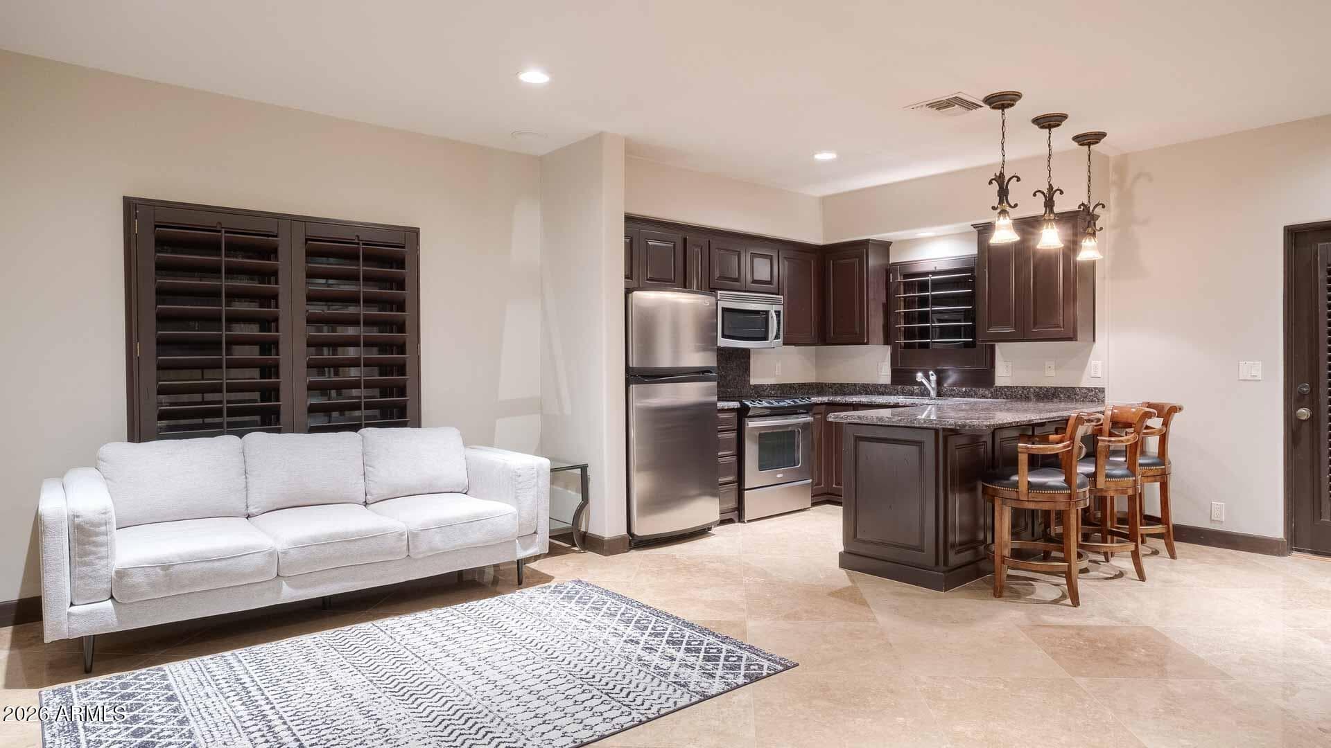 6920 E HUMMINGBIRD Lane, Paradise Valley, AZ 85253 — photo 5 of 30