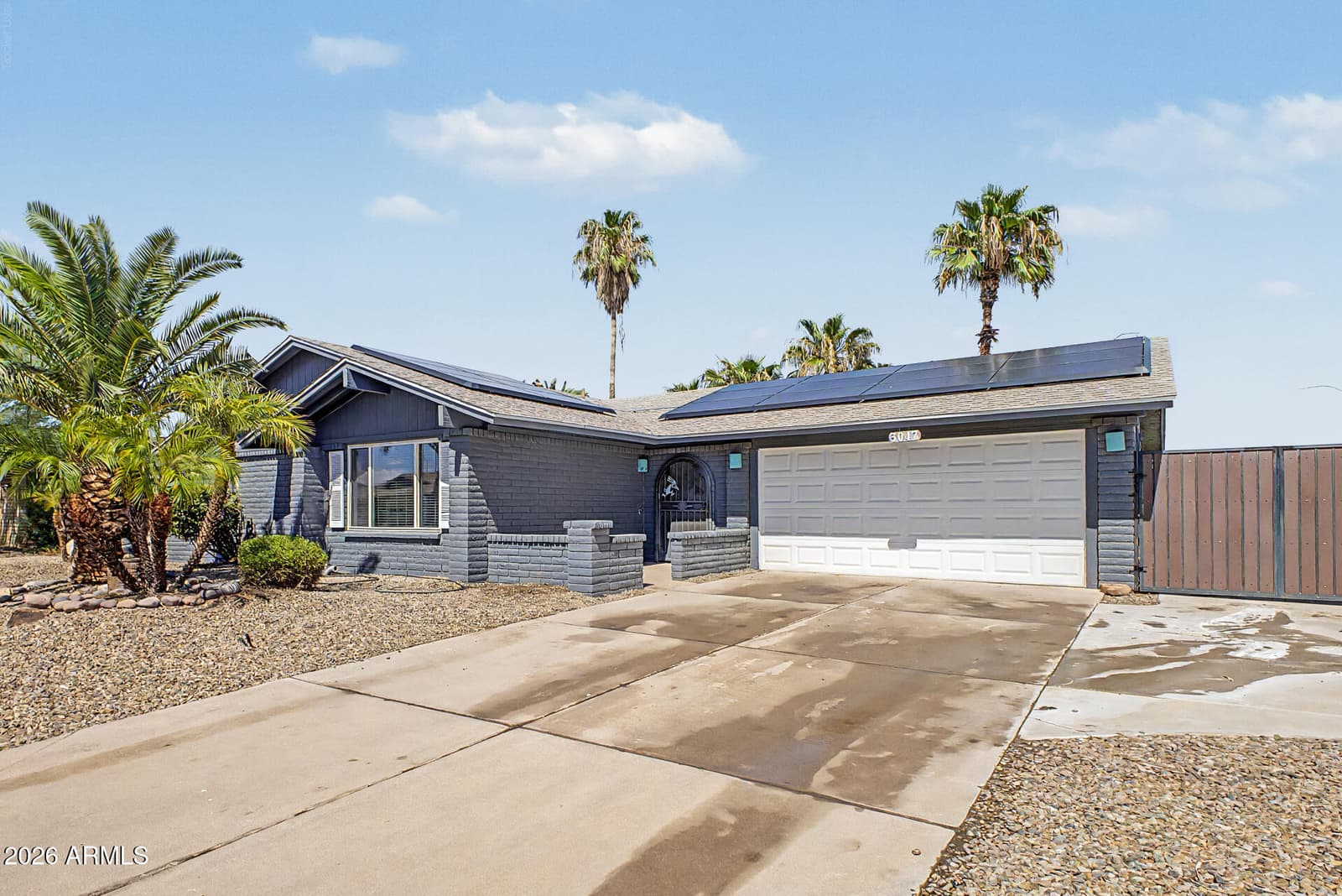 3047 S ROGERS, Mesa, AZ 85202 — photo 2 of 27