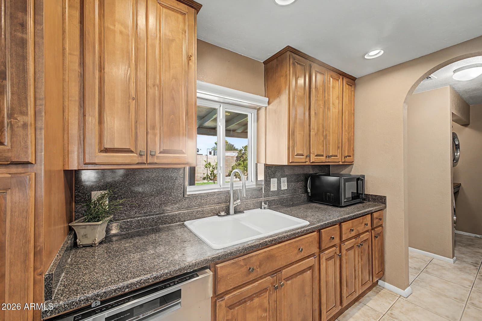 3047 S ROGERS, Mesa, AZ 85202 — photo 14 of 27