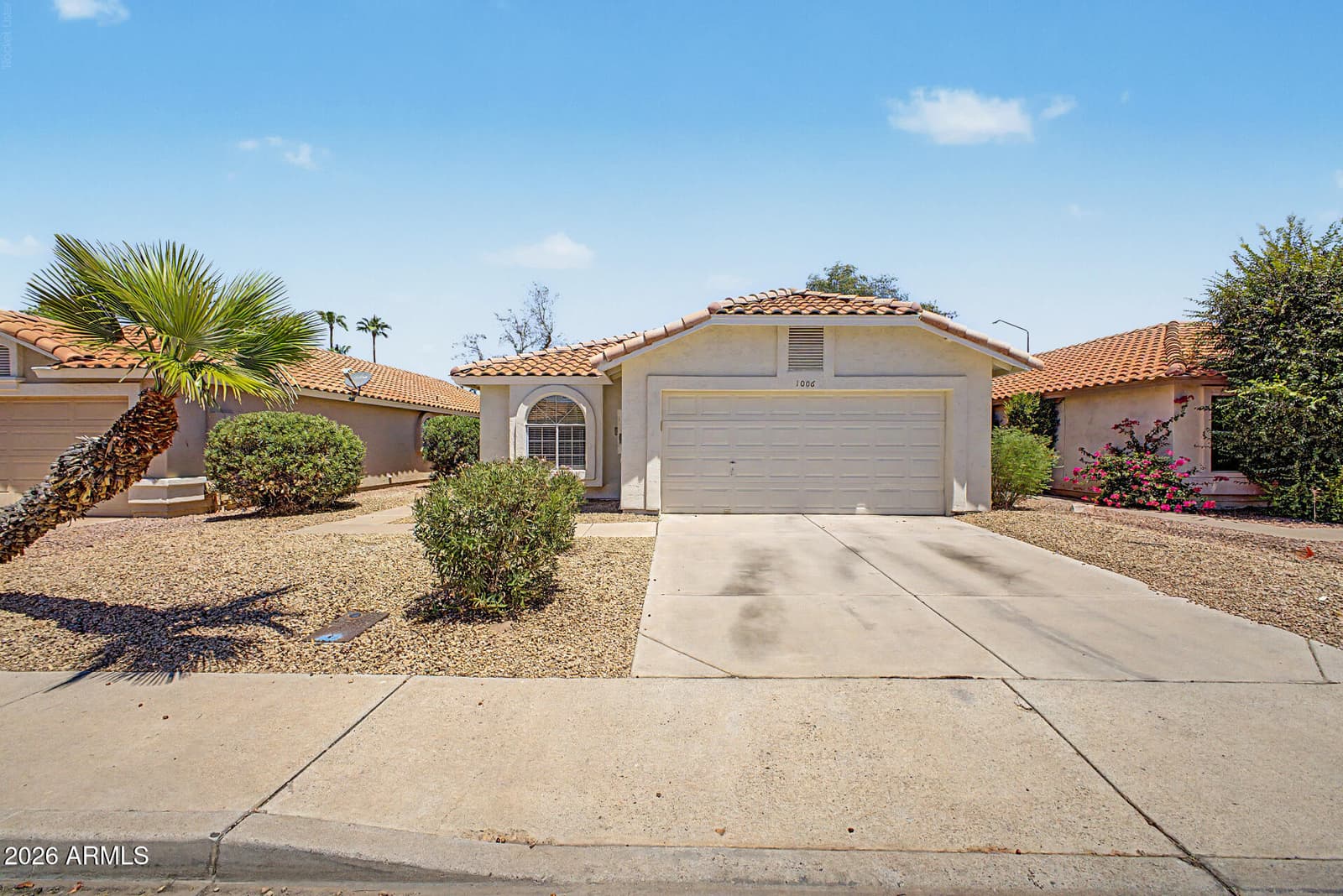 1006 W REDONDO Drive, Gilbert, AZ 85233 — photo 1 of 34