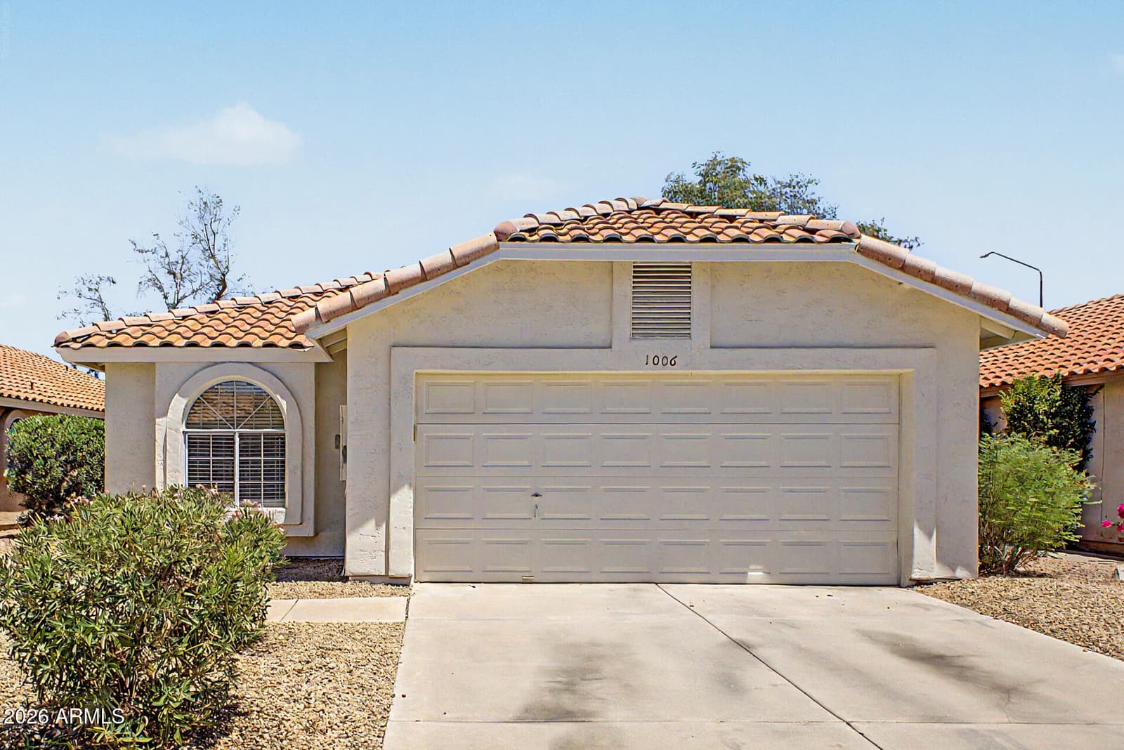 1006 W REDONDO Drive, Gilbert, AZ 85233 — photo 2 of 34