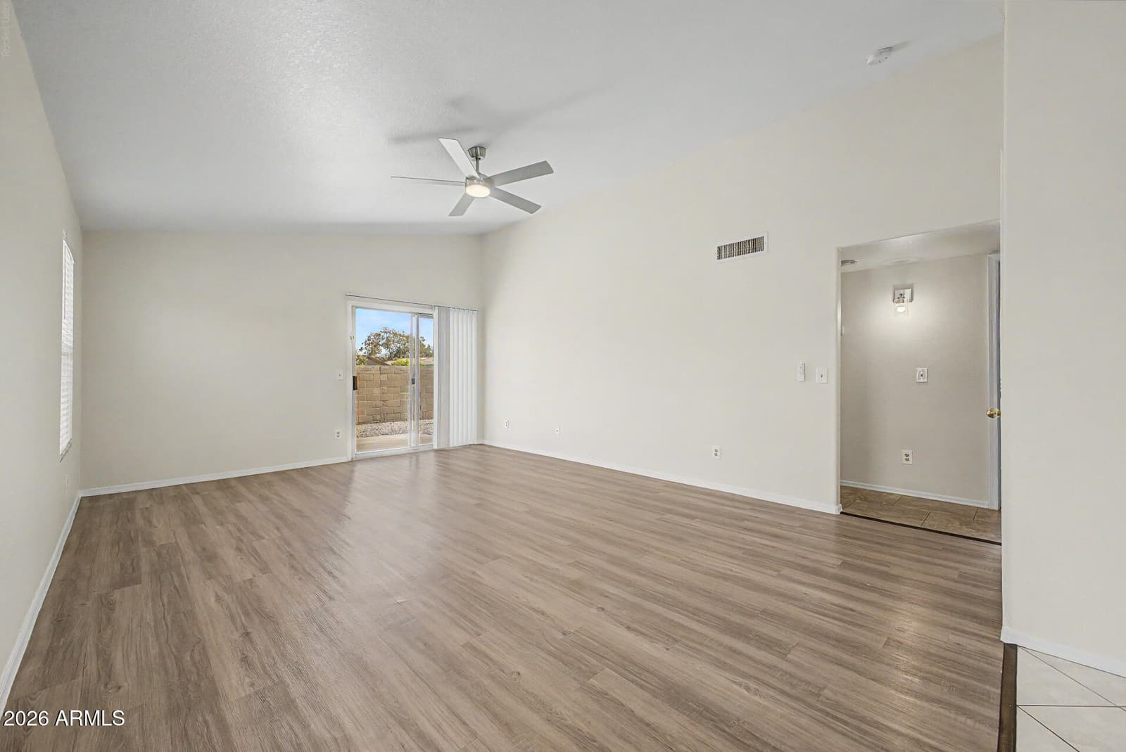 1006 W REDONDO Drive, Gilbert, AZ 85233 — photo 6 of 34