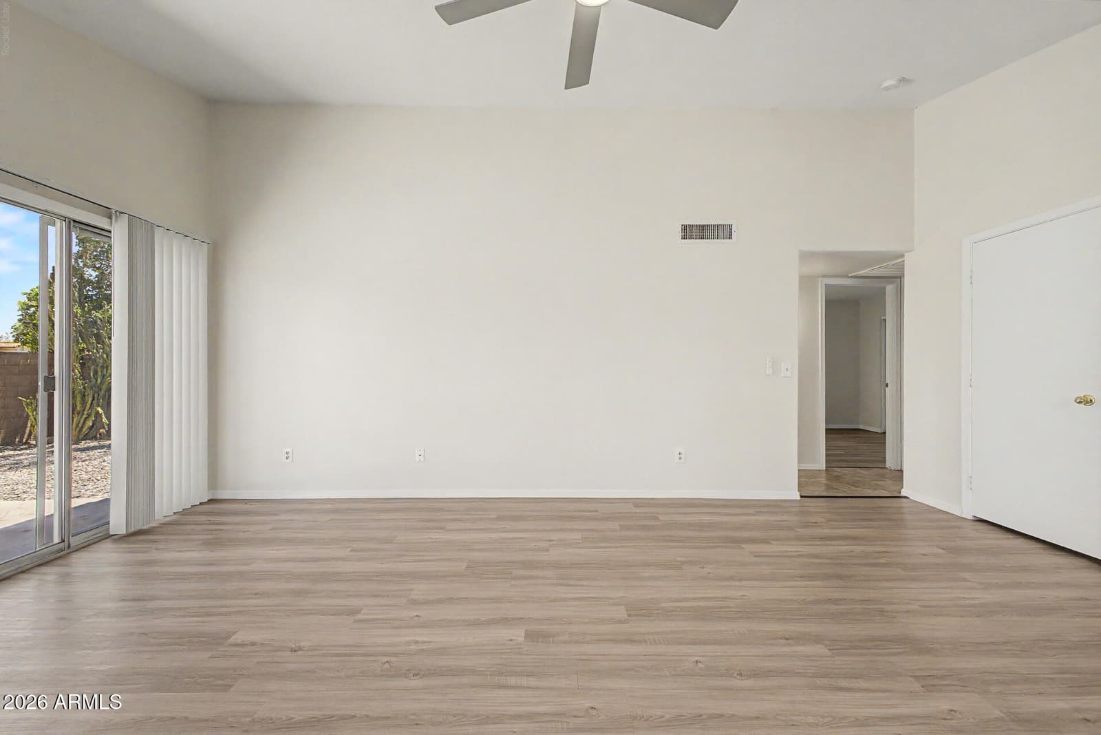 1006 W REDONDO Drive, Gilbert, AZ 85233 — photo 9 of 34