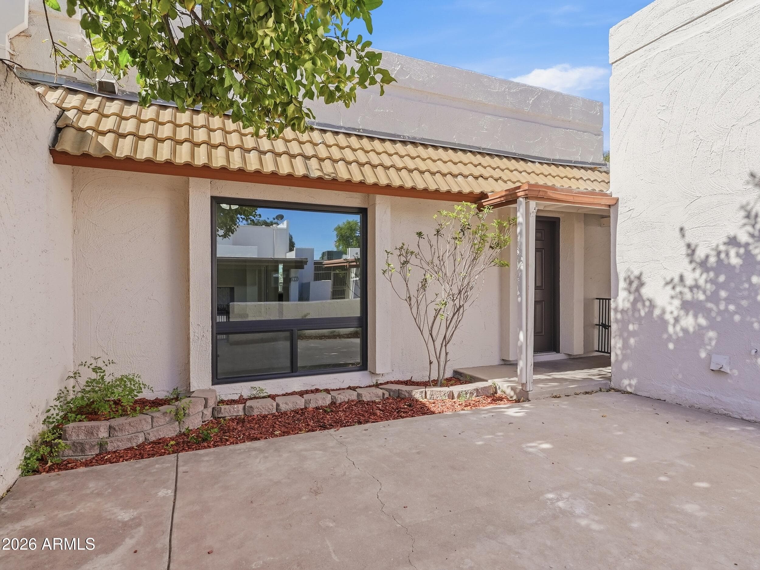 326 E HUNTINGTON Drive, Tempe, AZ 85282 — photo 2 of 25