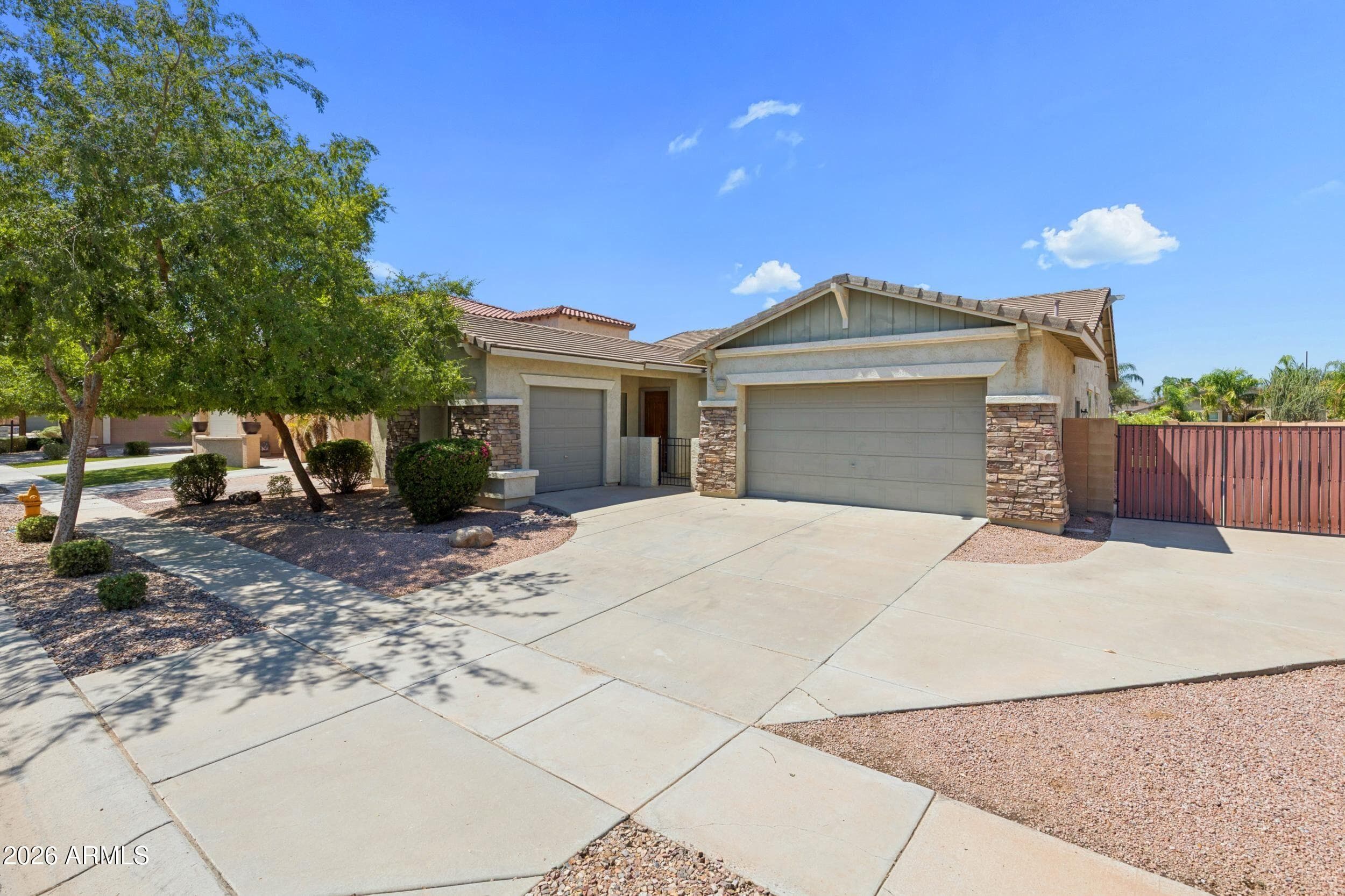 662 E Torrey Pines Place, Chandler, AZ 85249 — photo 4 of 71