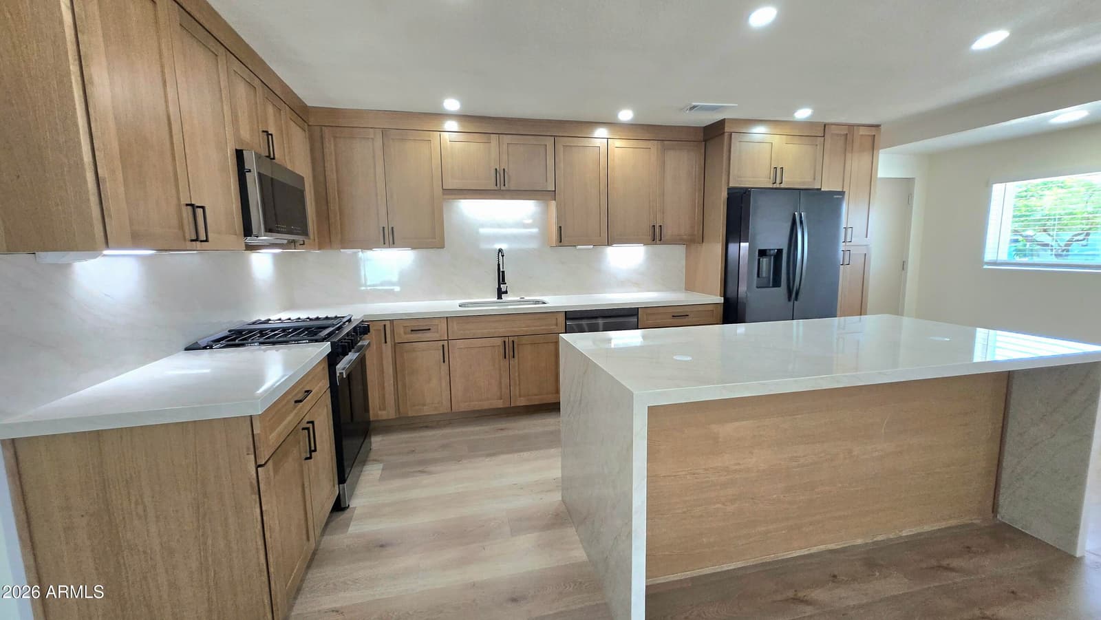 2232 E MITCHELL Drive, Phoenix, AZ 85016 — photo 9 of 35