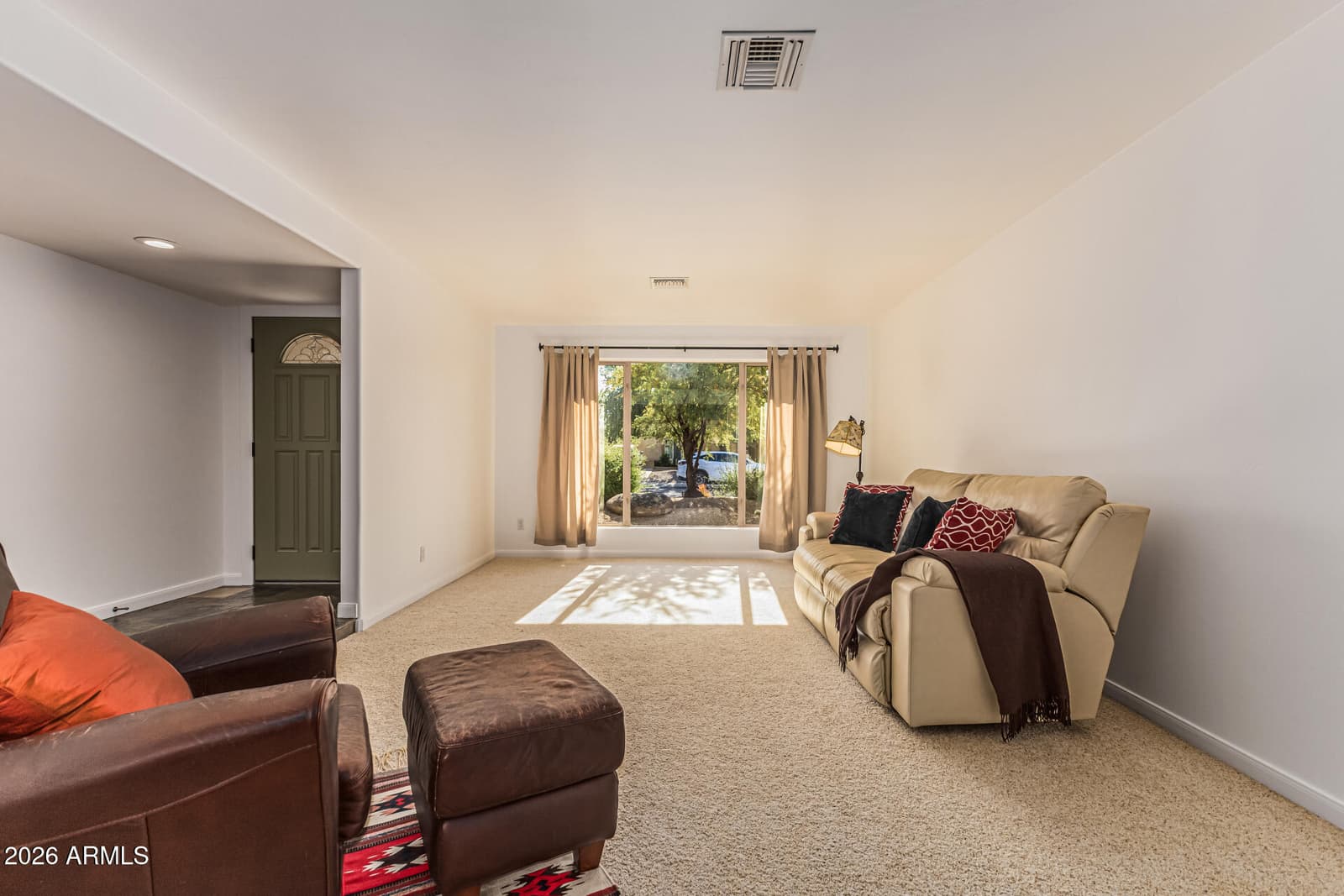 142 E VOLTAIRE Avenue, Phoenix, AZ 85022 — photo 4 of 35
