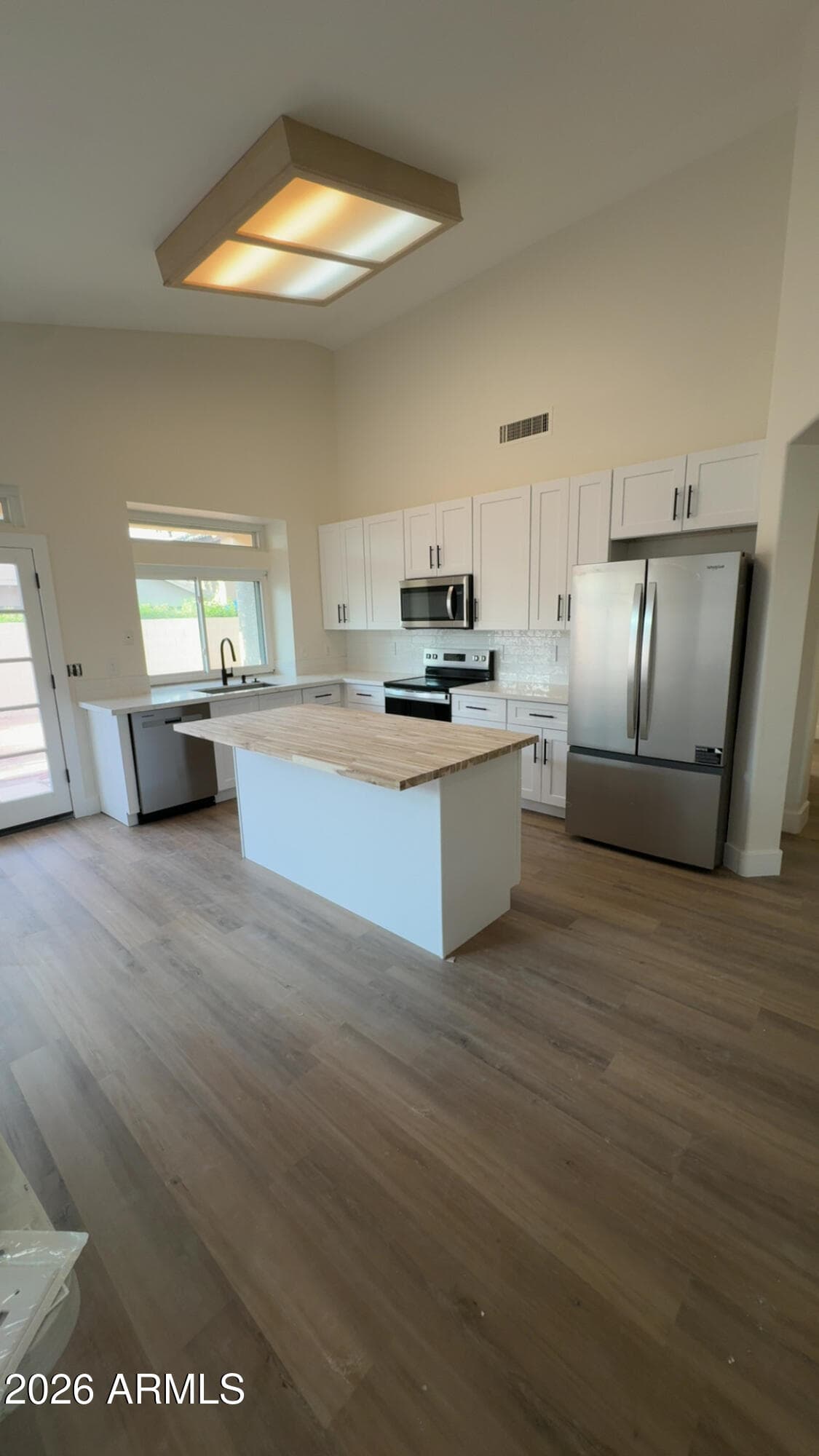 138 W EL FREDA Road, Tempe, AZ 85284 — photo 3 of 11