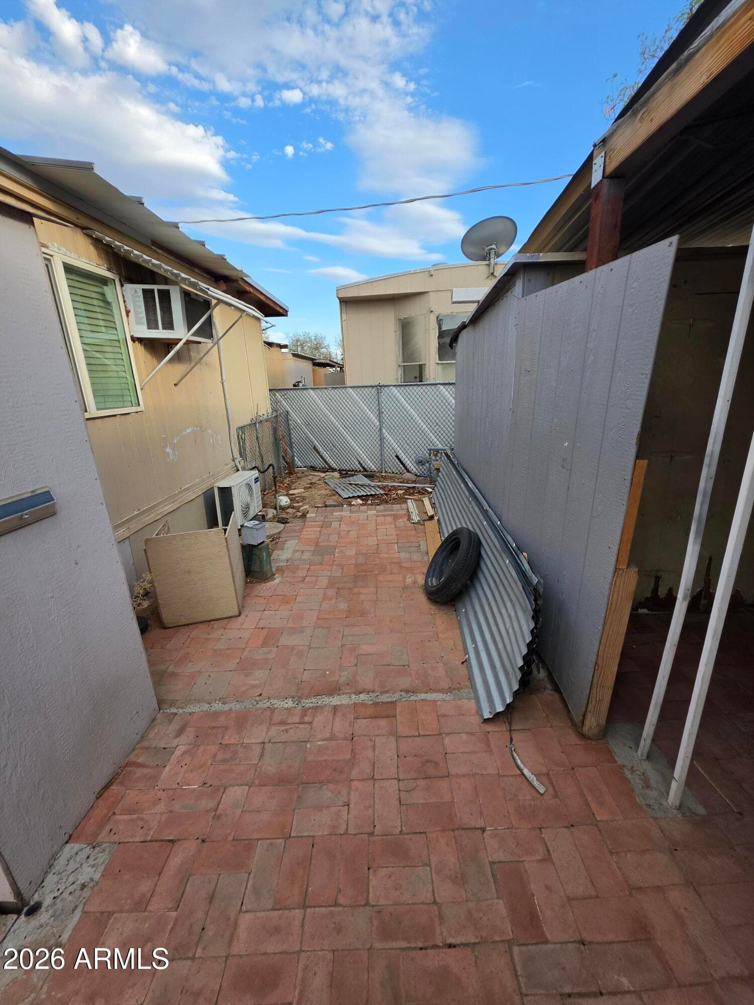 5207 N BLACK CANYON Highway 48, Phoenix, AZ 85015 — photo 5 of 23