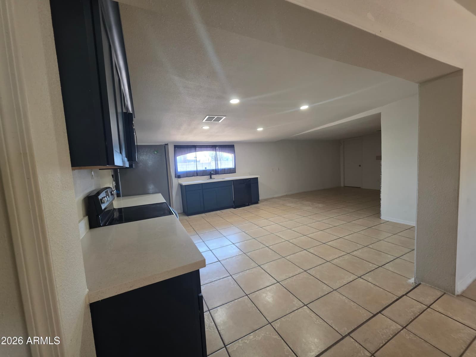 5841 W MACKENZIE Drive, Phoenix, AZ 85031 — photo 12 of 29