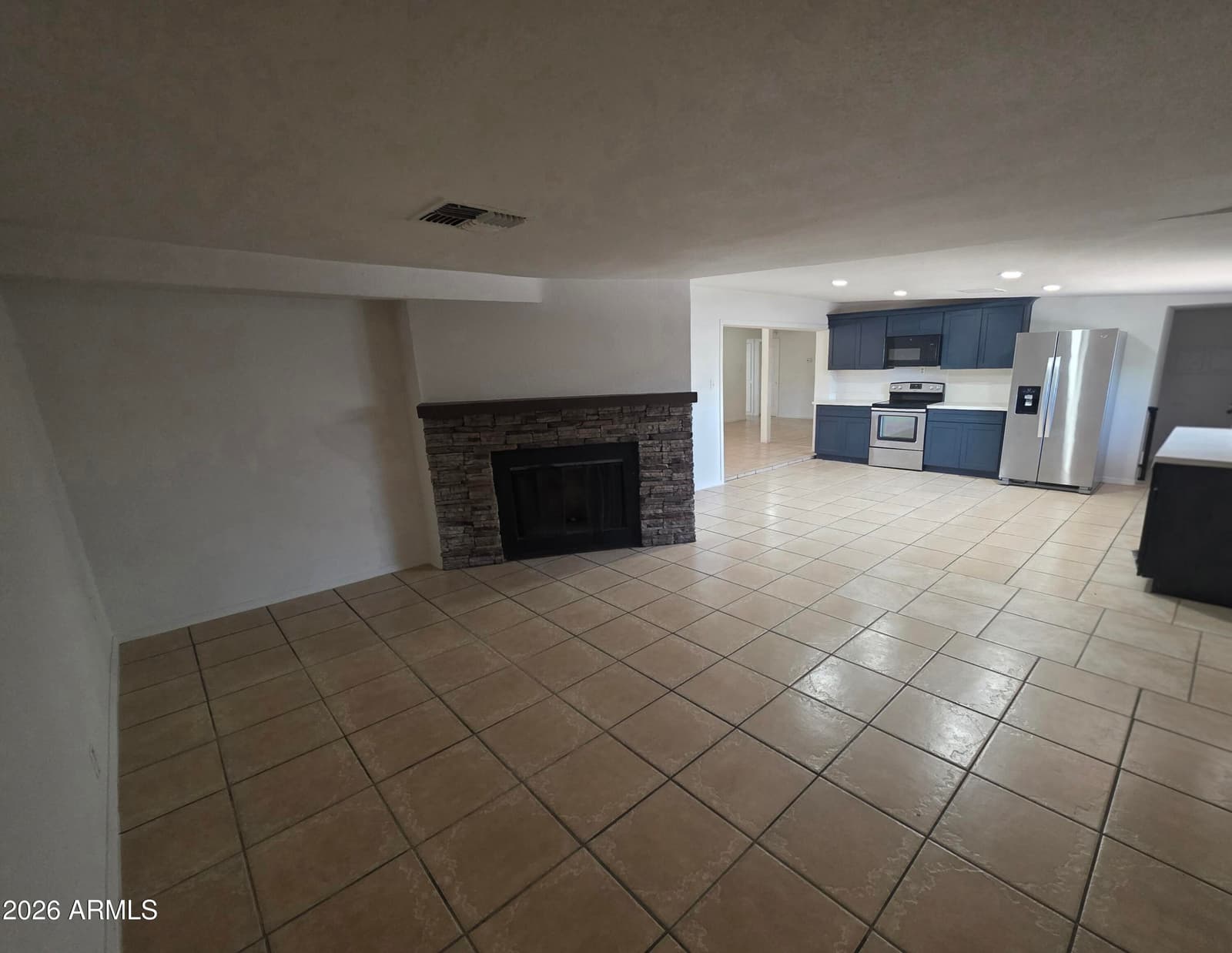 5841 W MACKENZIE Drive, Phoenix, AZ 85031 — photo 8 of 29