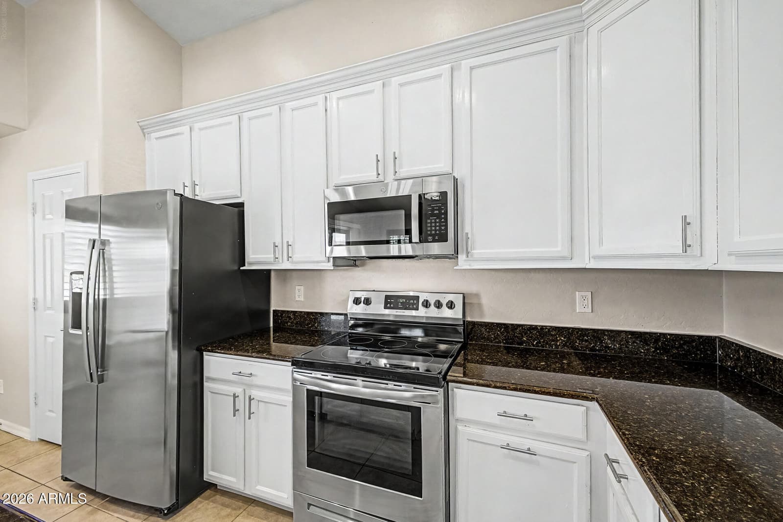11143 W MARIPOSA Drive, Phoenix, AZ 85037 — photo 14 of 34