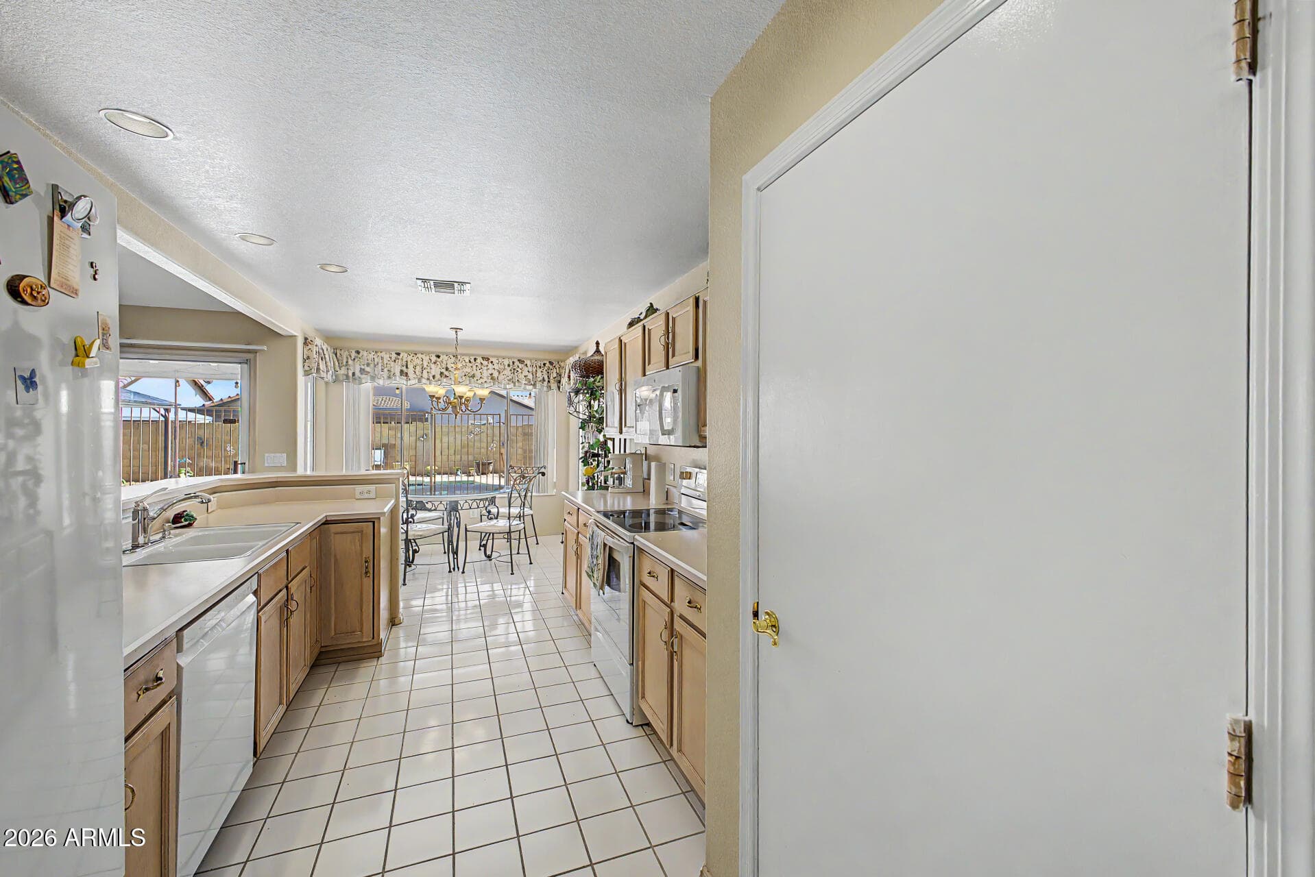 4327 W CHAMA Drive, Glendale, AZ 85310 — photo 14 of 32