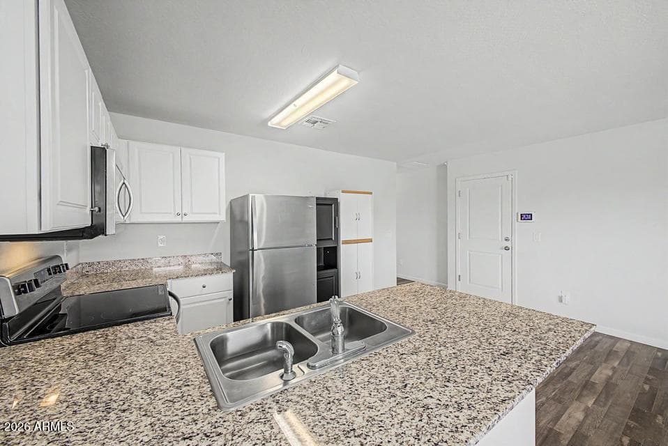 322 E WATSON Place, Casa Grande, AZ 85122 — photo 14 of 30