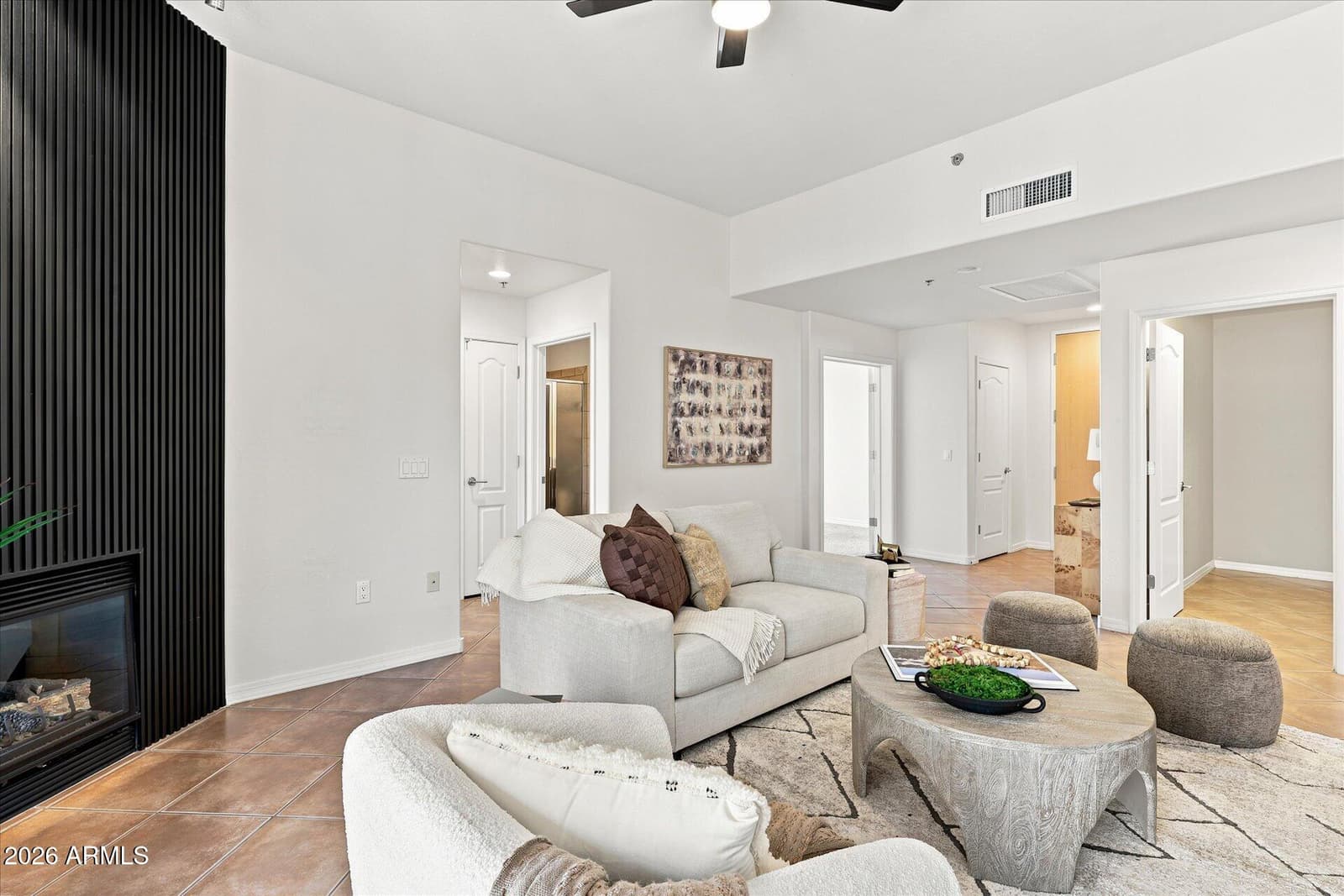 2302 N CENTRAL Avenue 313, Phoenix, AZ 85004 — photo 4 of 52