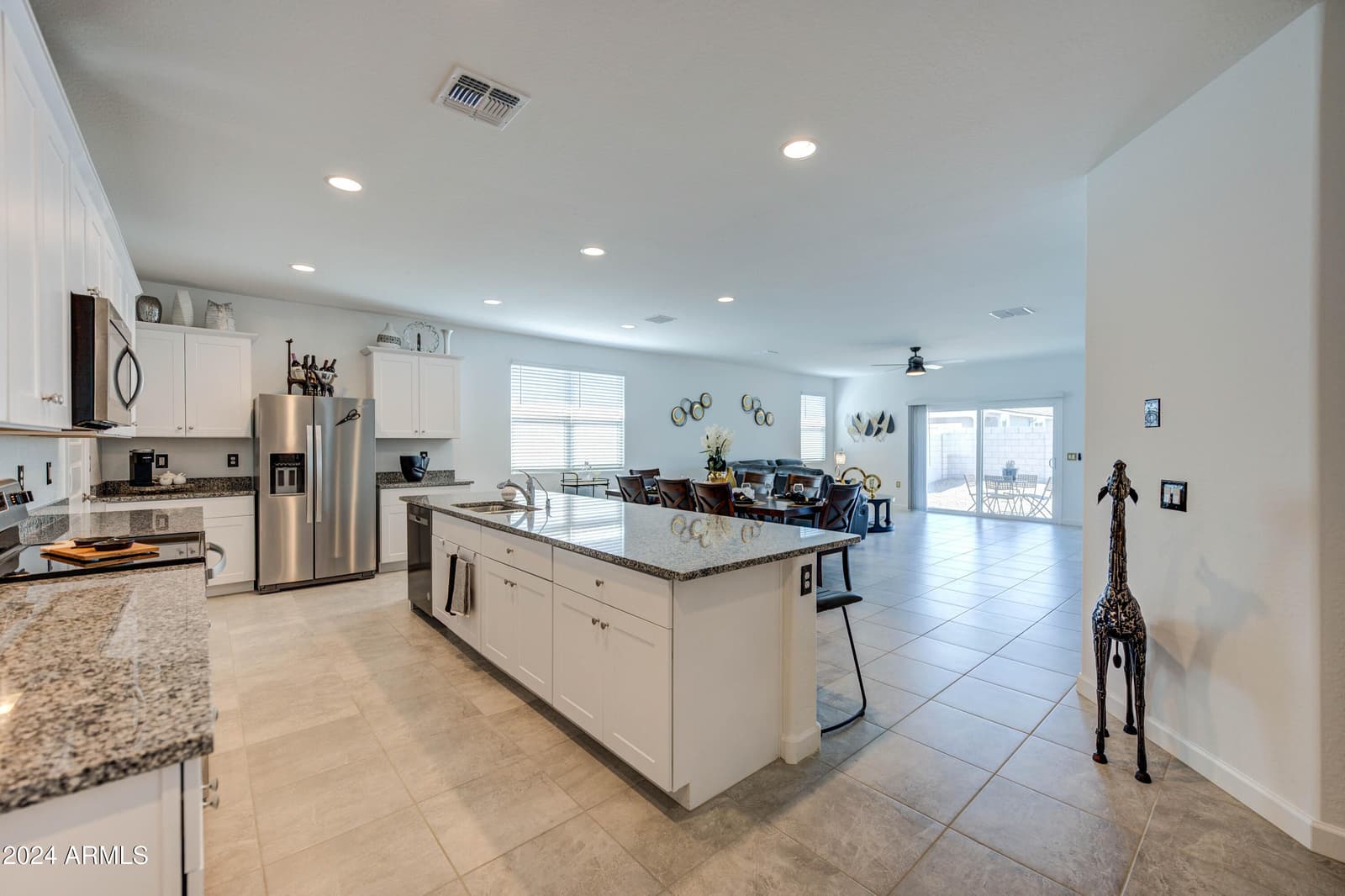 3353 W Shanley Avenue, Apache Junction, AZ 85120 — photo 5 of 16