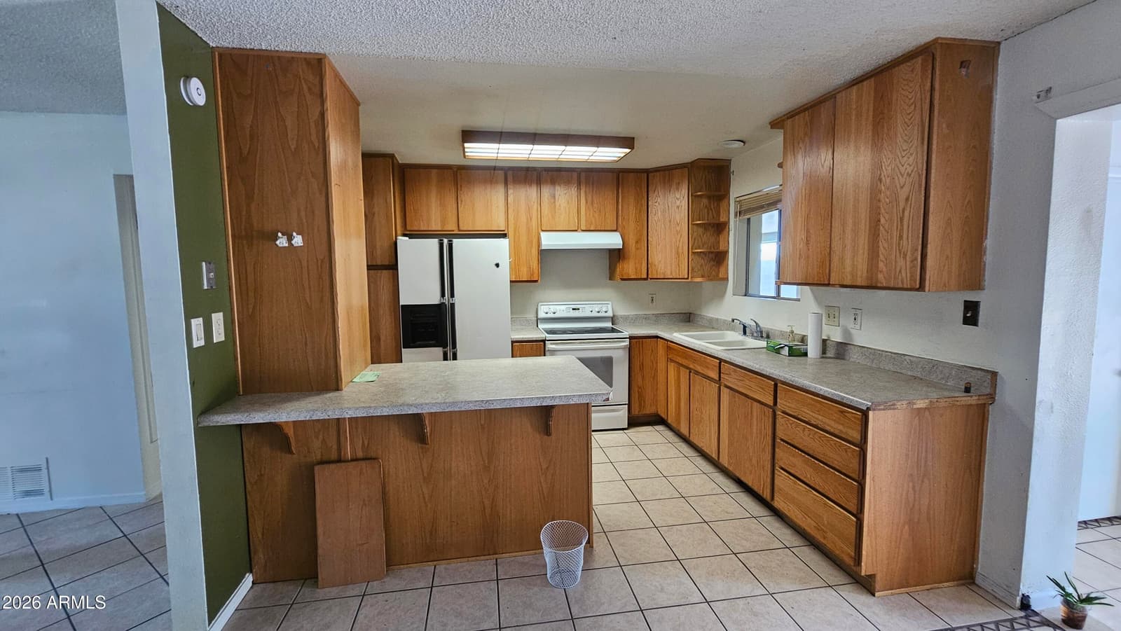 1507 W HELENA Drive, Phoenix, AZ 85023 — photo 2 of 13