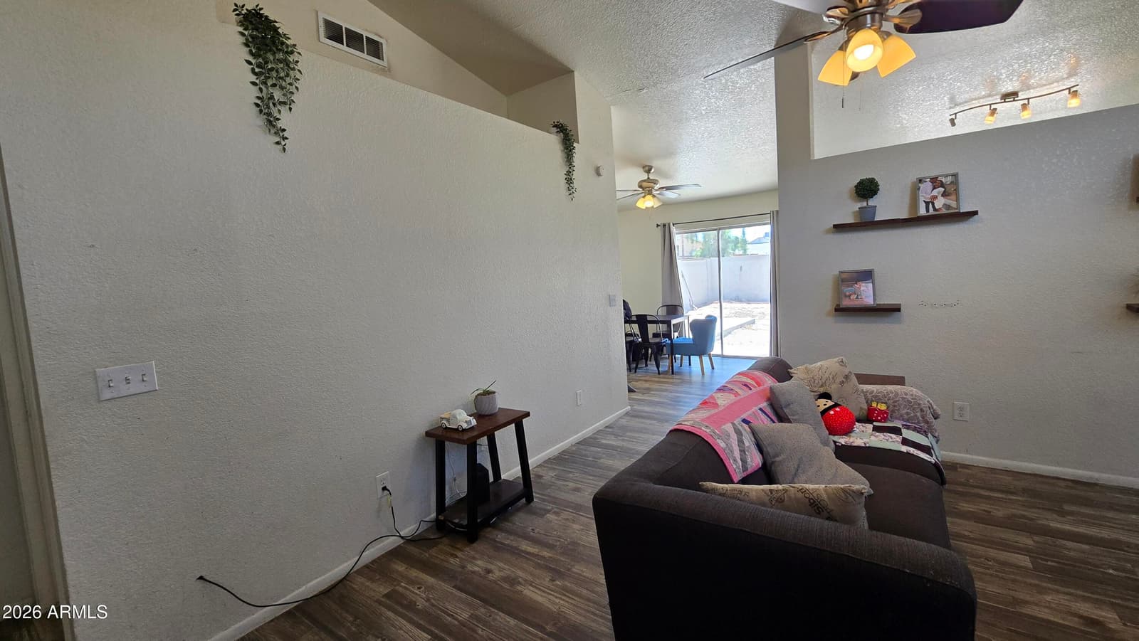 6826 S 17TH Way, Phoenix, AZ 85042 — photo 6 of 17
