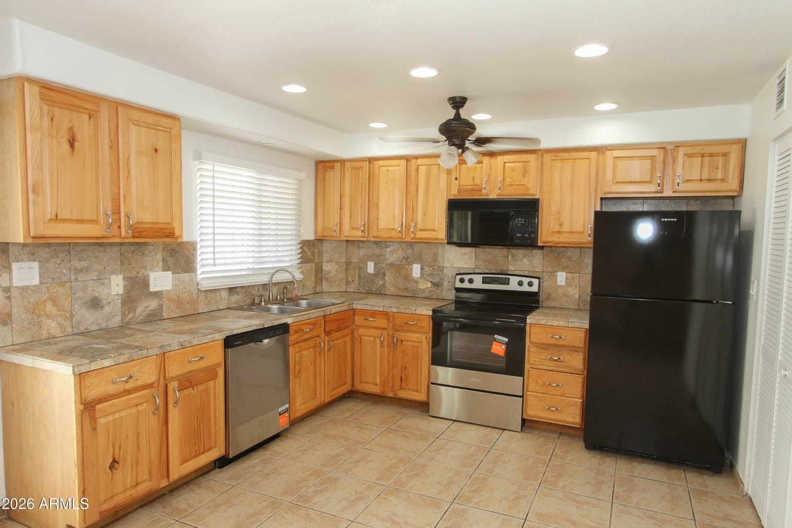 6538 N 43RD Avenue, Glendale, AZ 85301 — photo 3 of 26