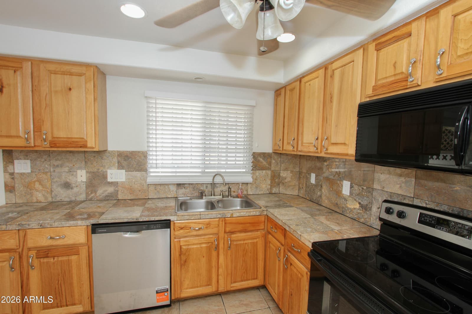 6538 N 43RD Avenue, Glendale, AZ 85301 — photo 4 of 26