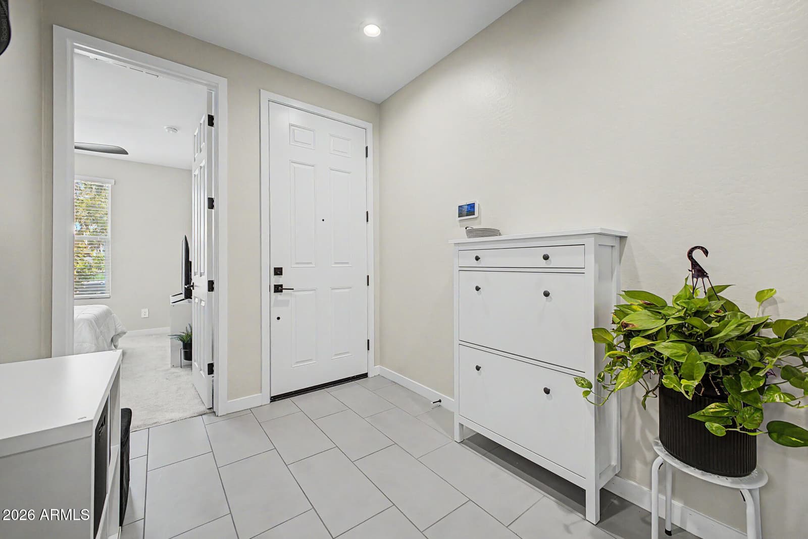 433 E SPIRIT Trail, Phoenix, AZ 85042 — photo 7 of 33