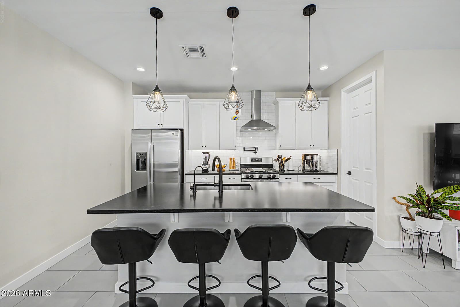 433 E SPIRIT Trail, Phoenix, AZ 85042 — photo 15 of 33